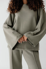 The Flow Form Top Olive
