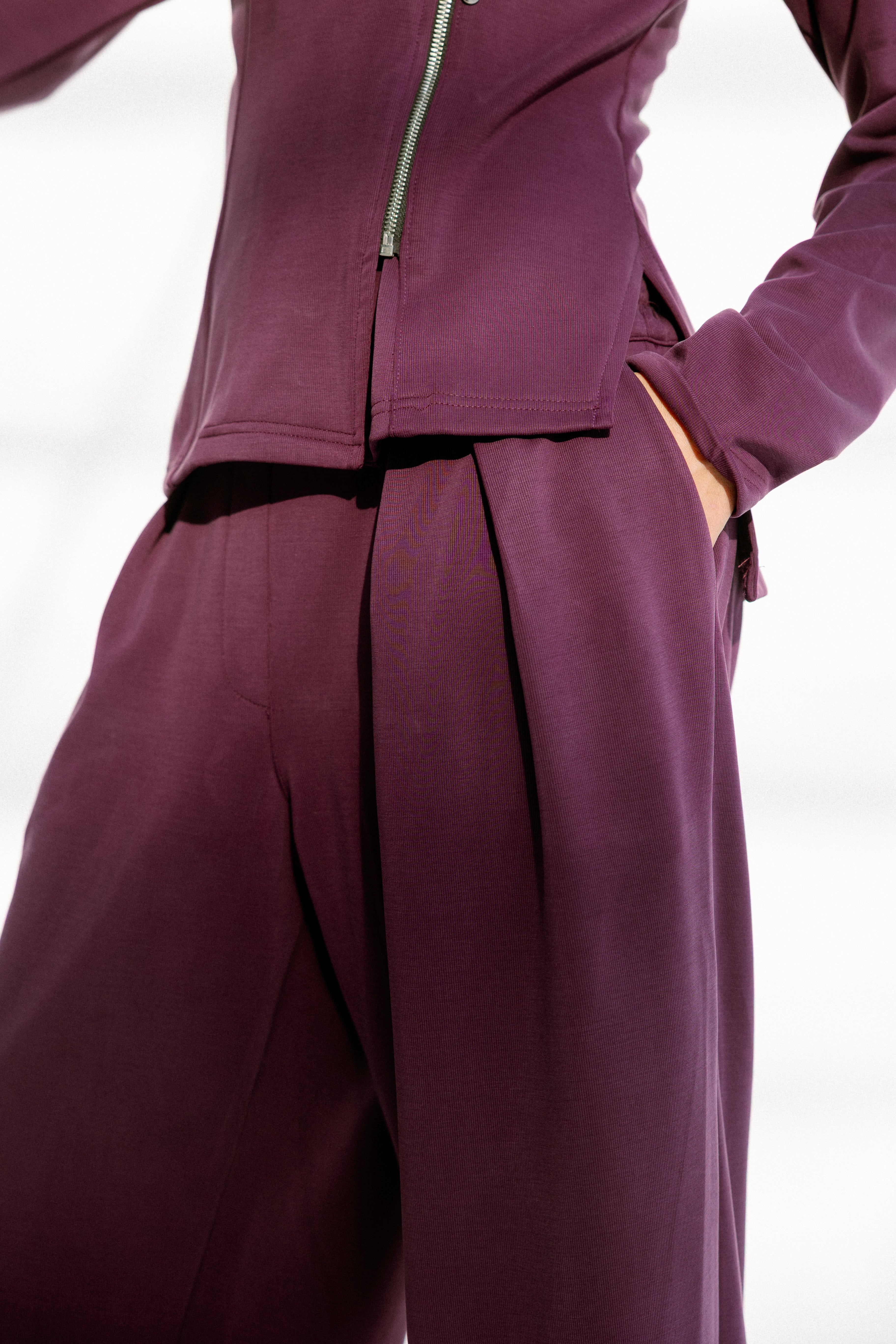 The sideline pants Purple
