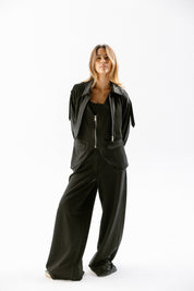 The base form jacket  Black