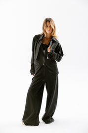 The base form jacket  Black