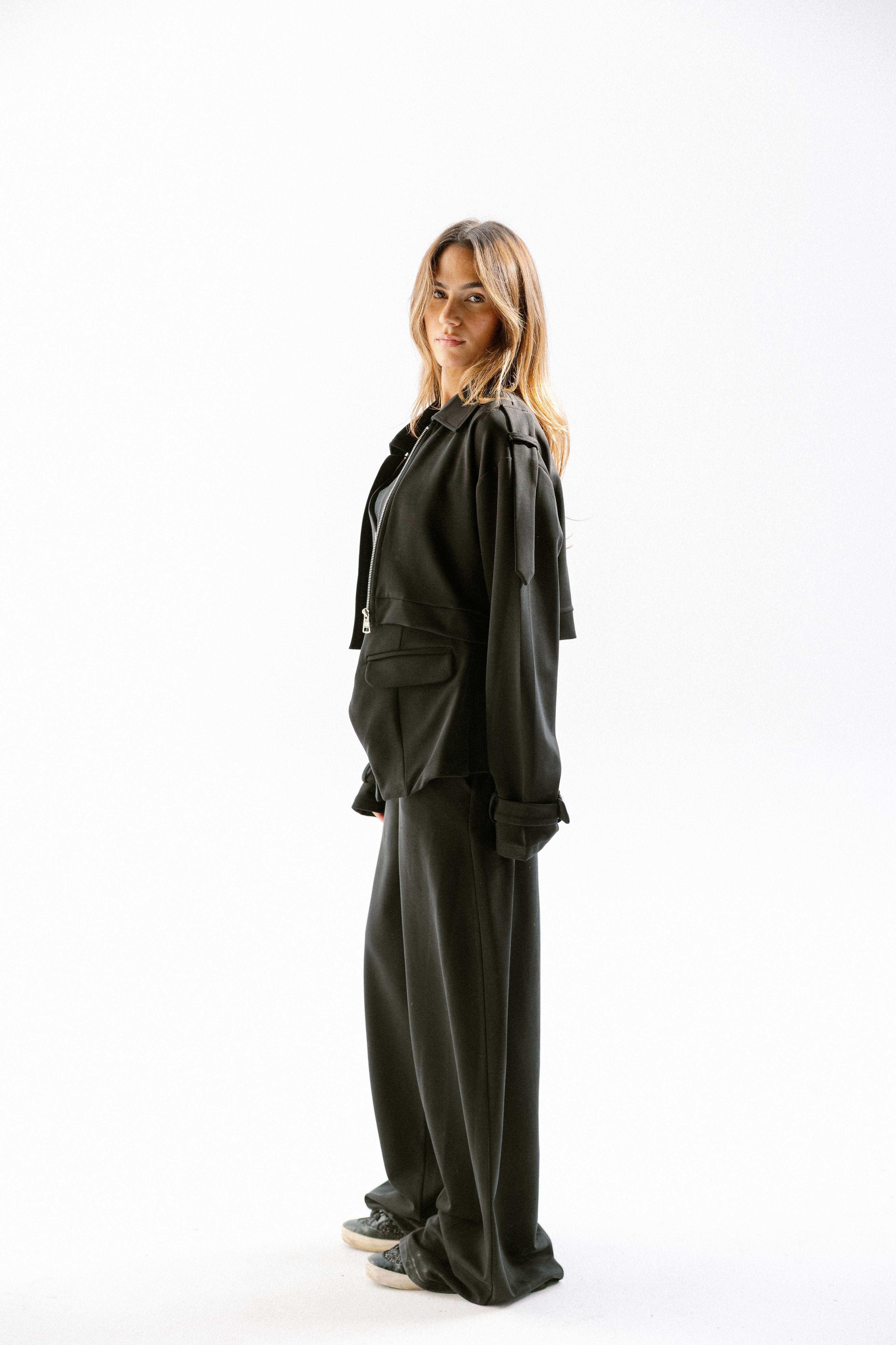 The base form jacket  Black