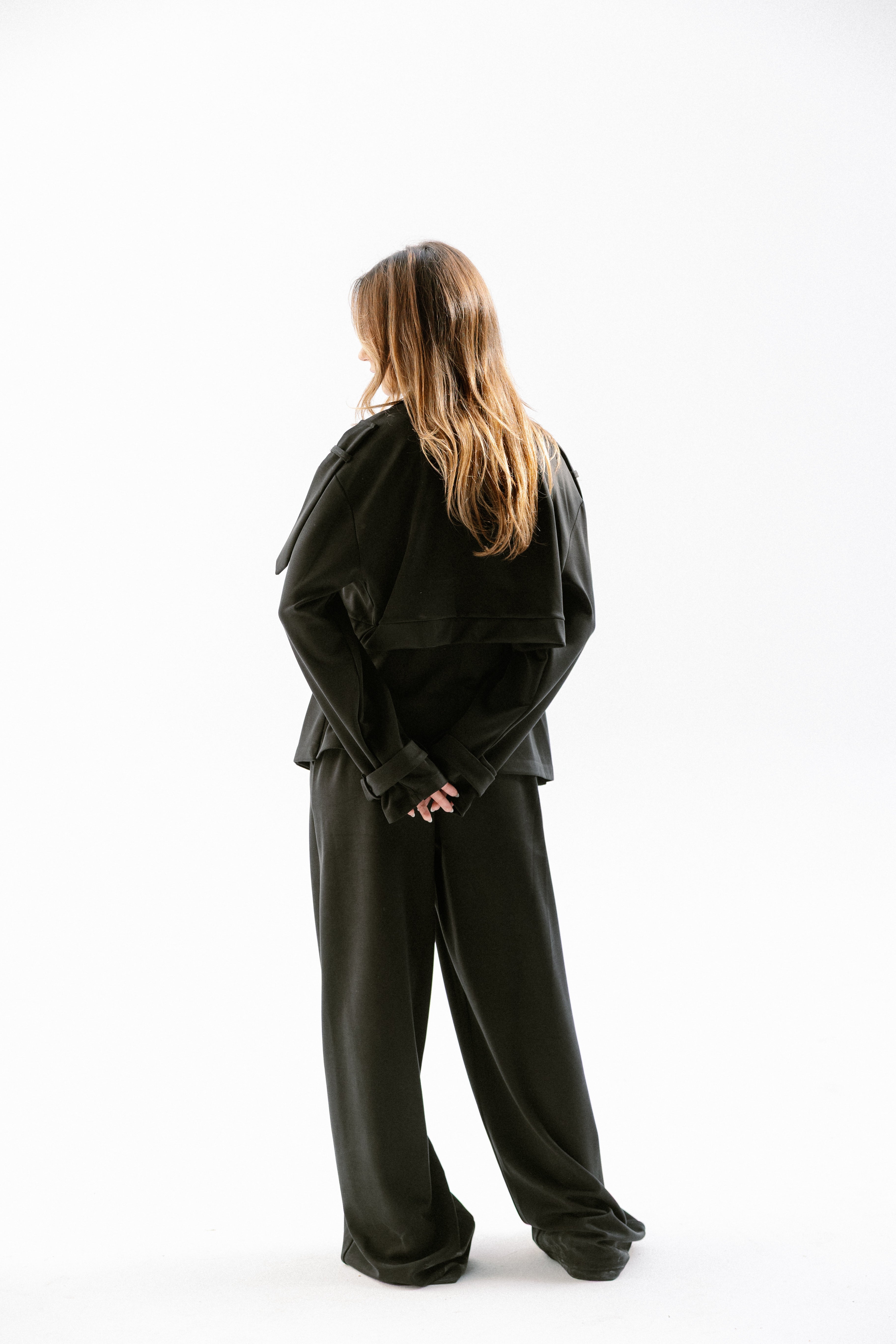 The base form jacket  Black