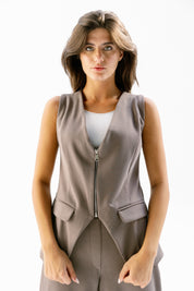 The base form vest Café