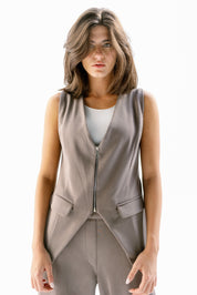 The base form vest Café