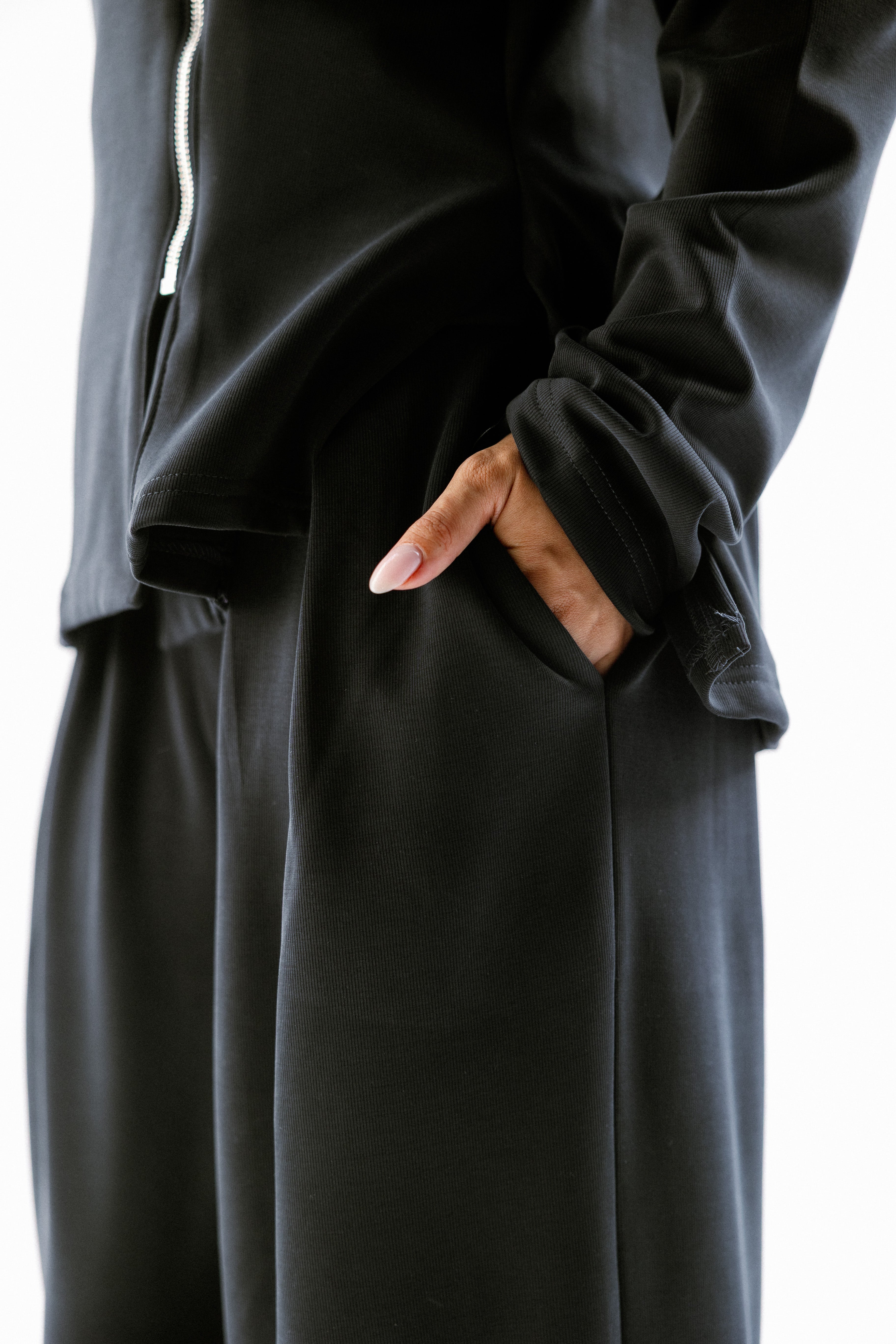 The sideline pants Black