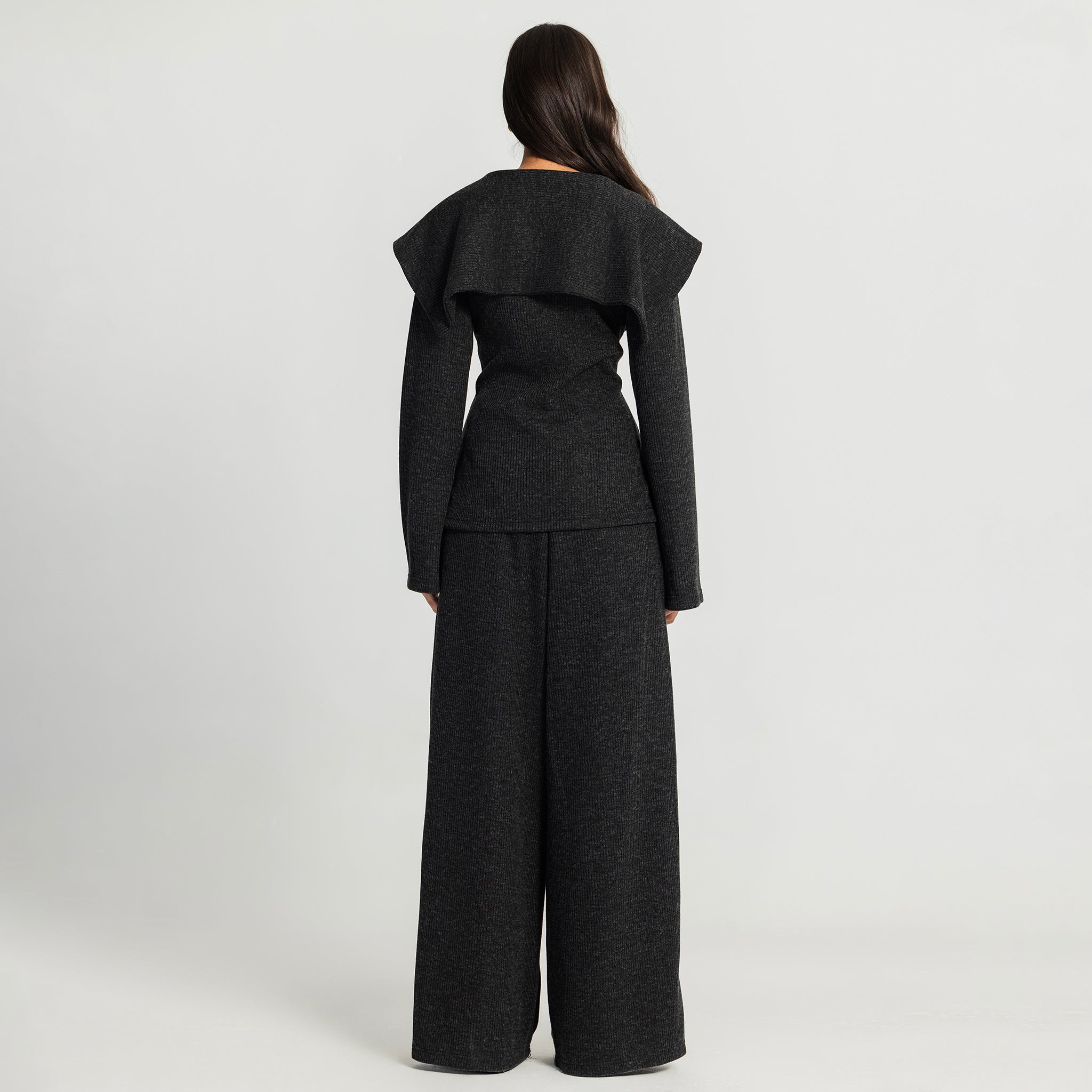 The overground jacket dark gray