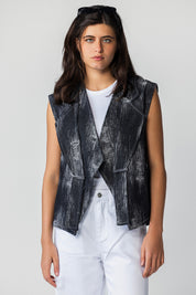 The Shadowed vest BLACK