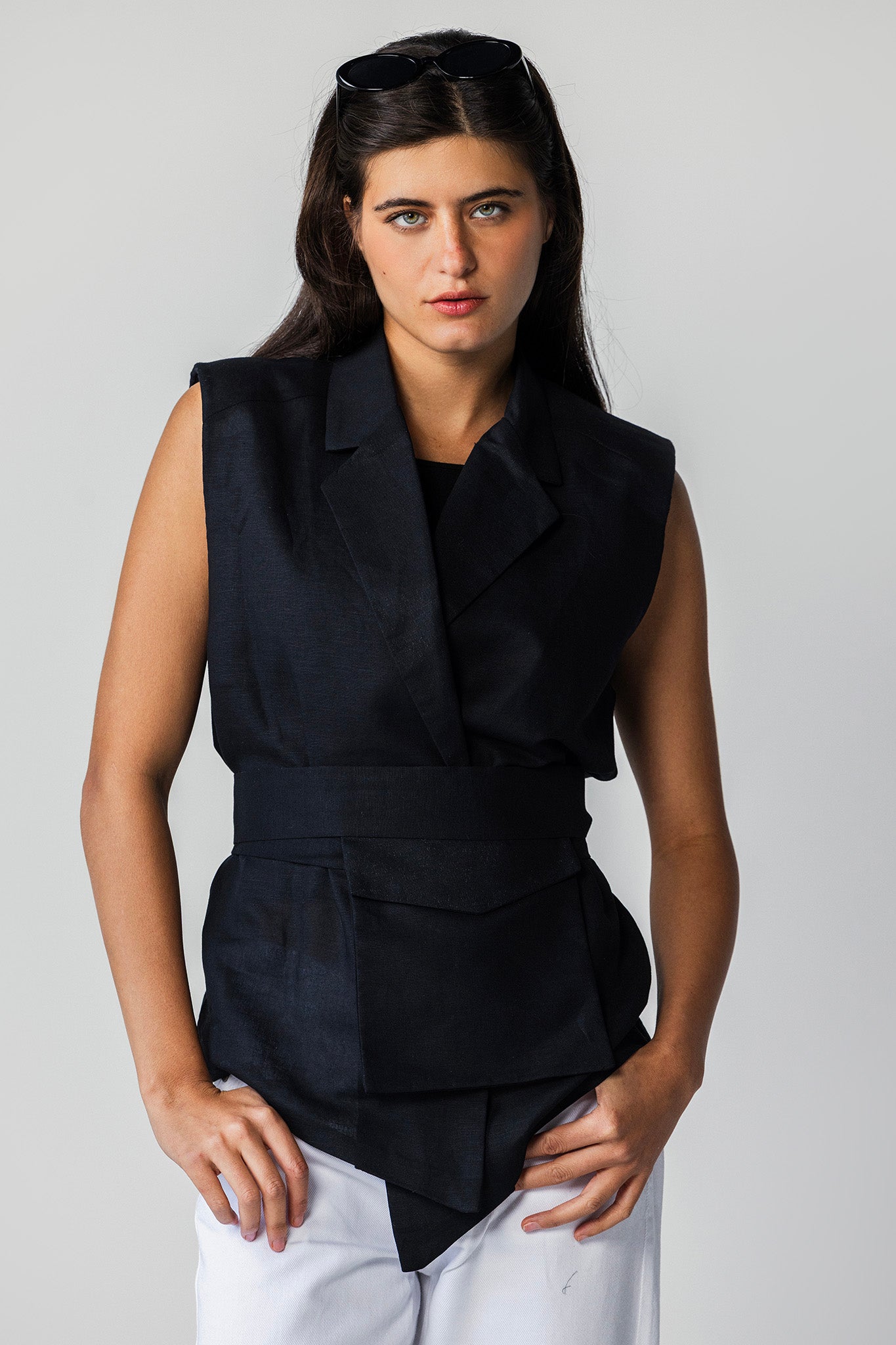 The Sand-mark Vest Black