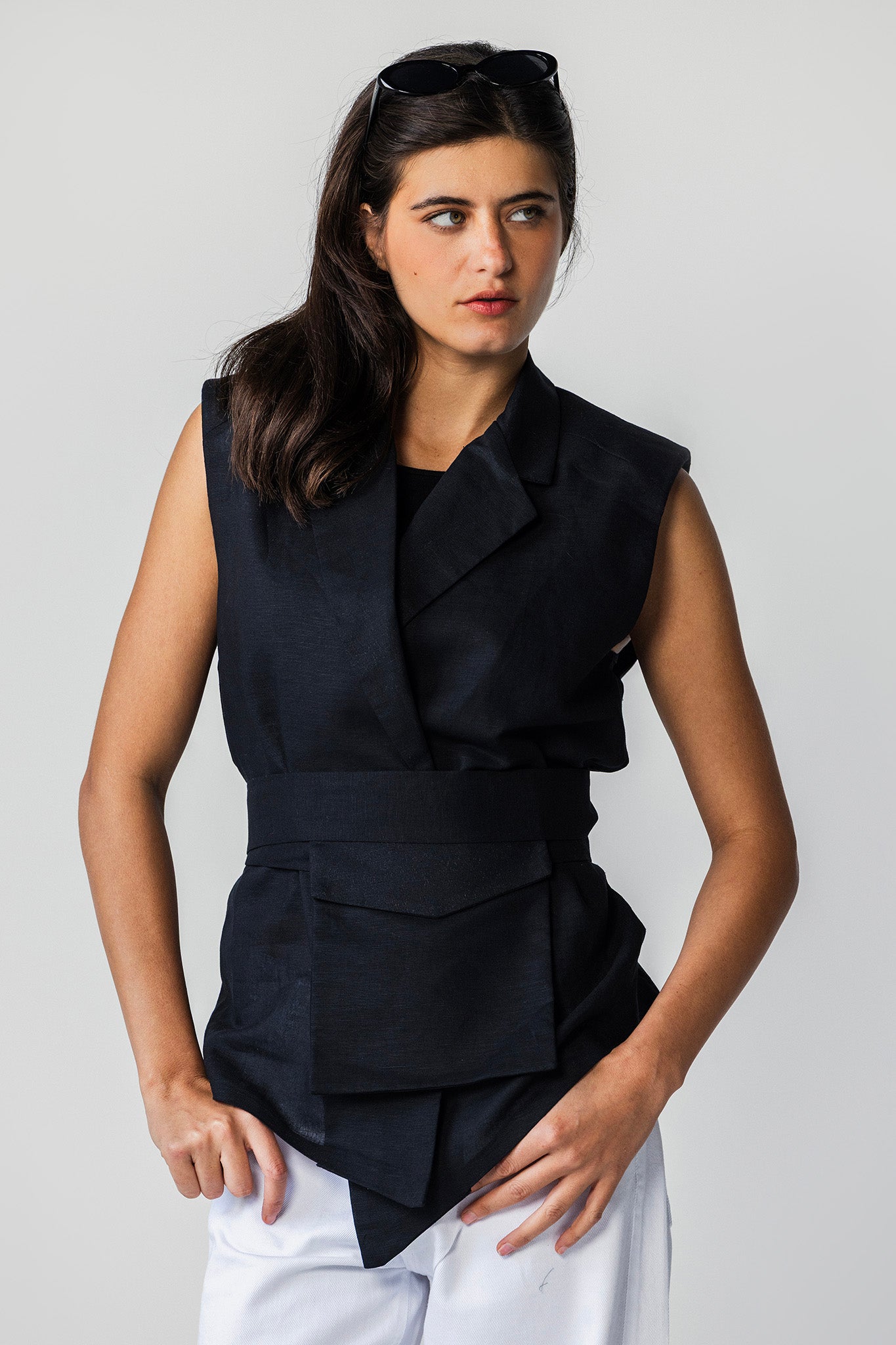 The Sand-mark Vest Black