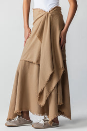 A Flowy skirt with different lengths cafe