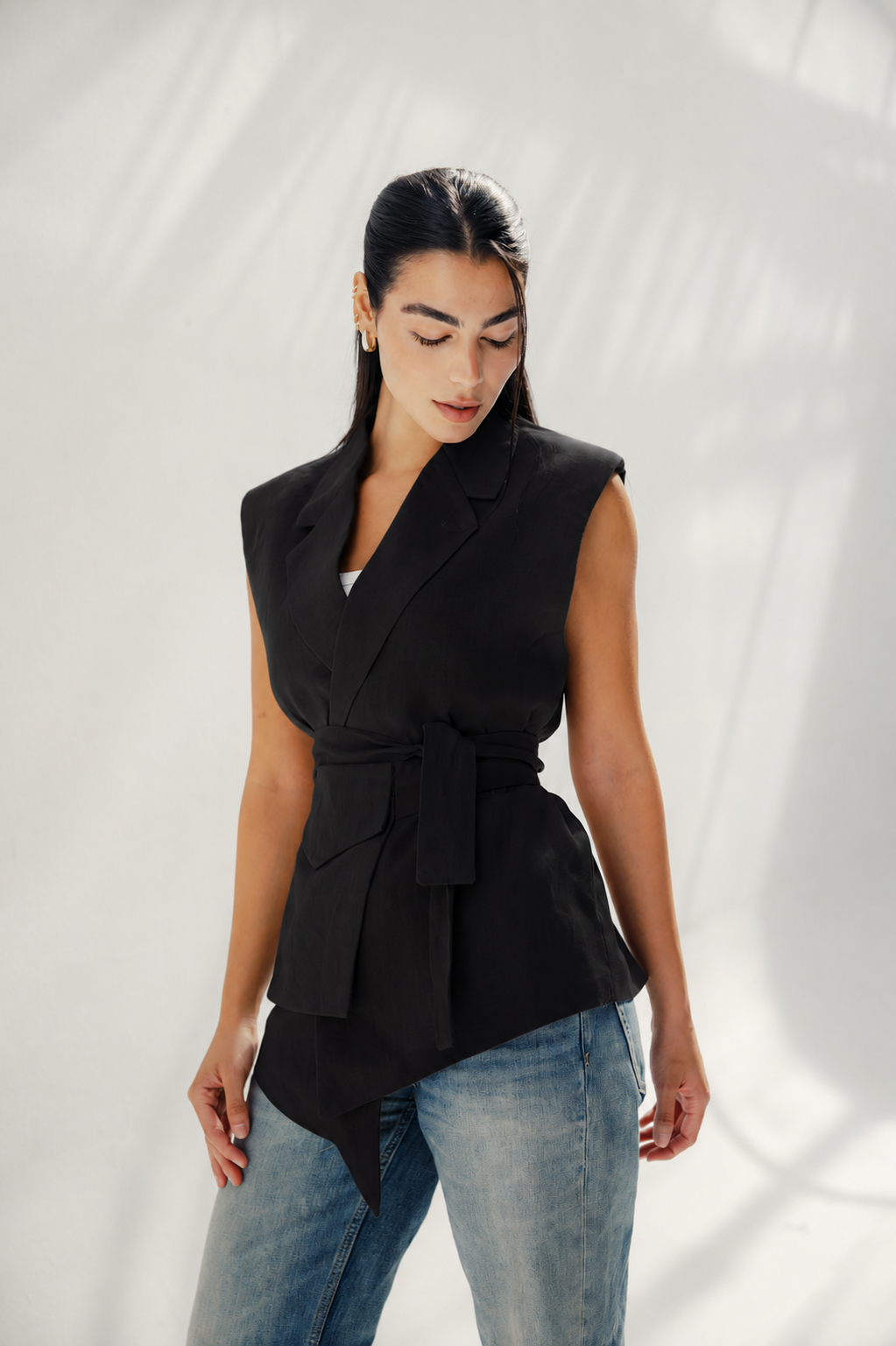The Sand-mark Vest Black