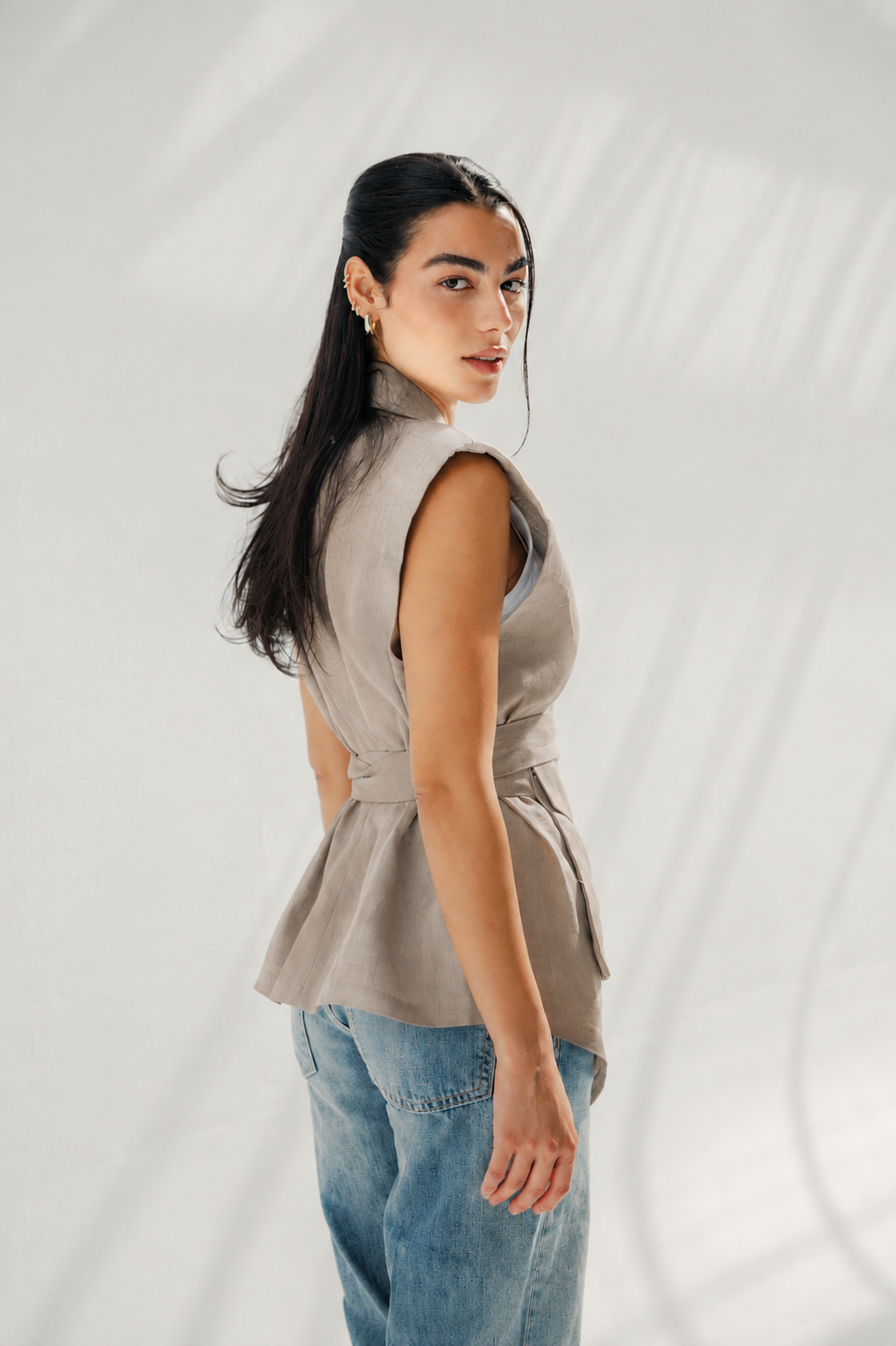 The Sand-mark Vest Beige