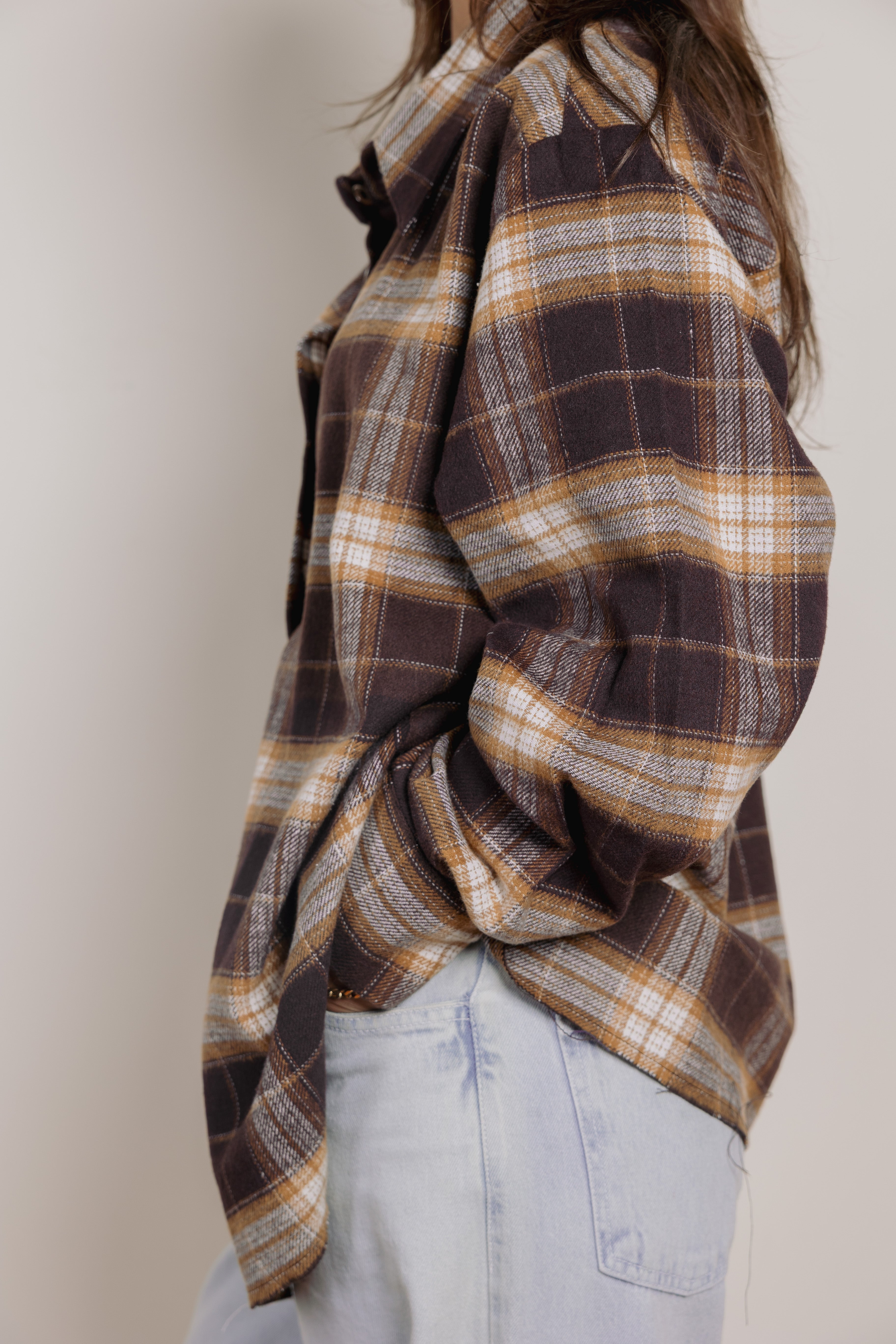 The grid line shirt Brown