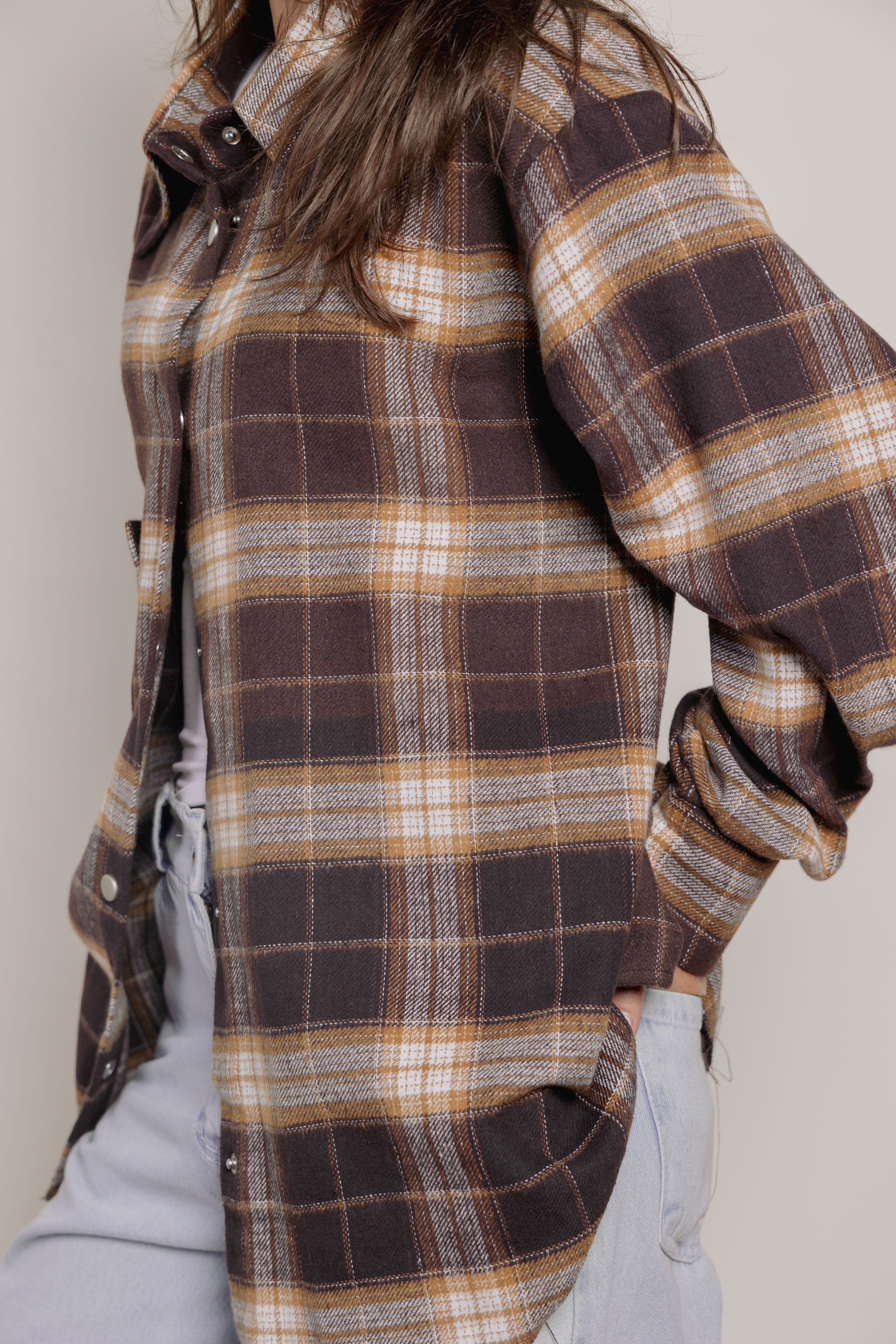 The grid line shirt Brown