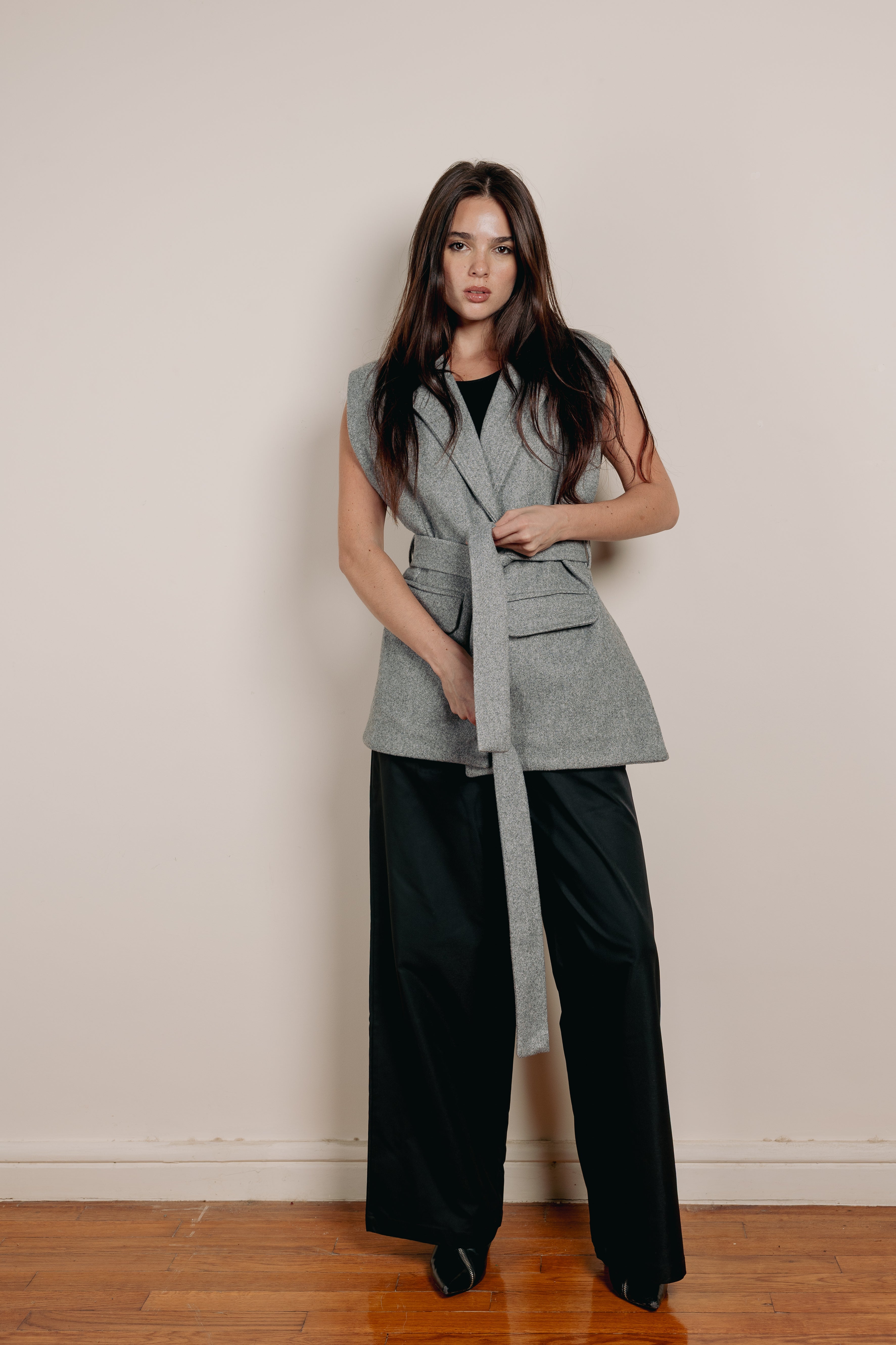 The bound vest  Grey