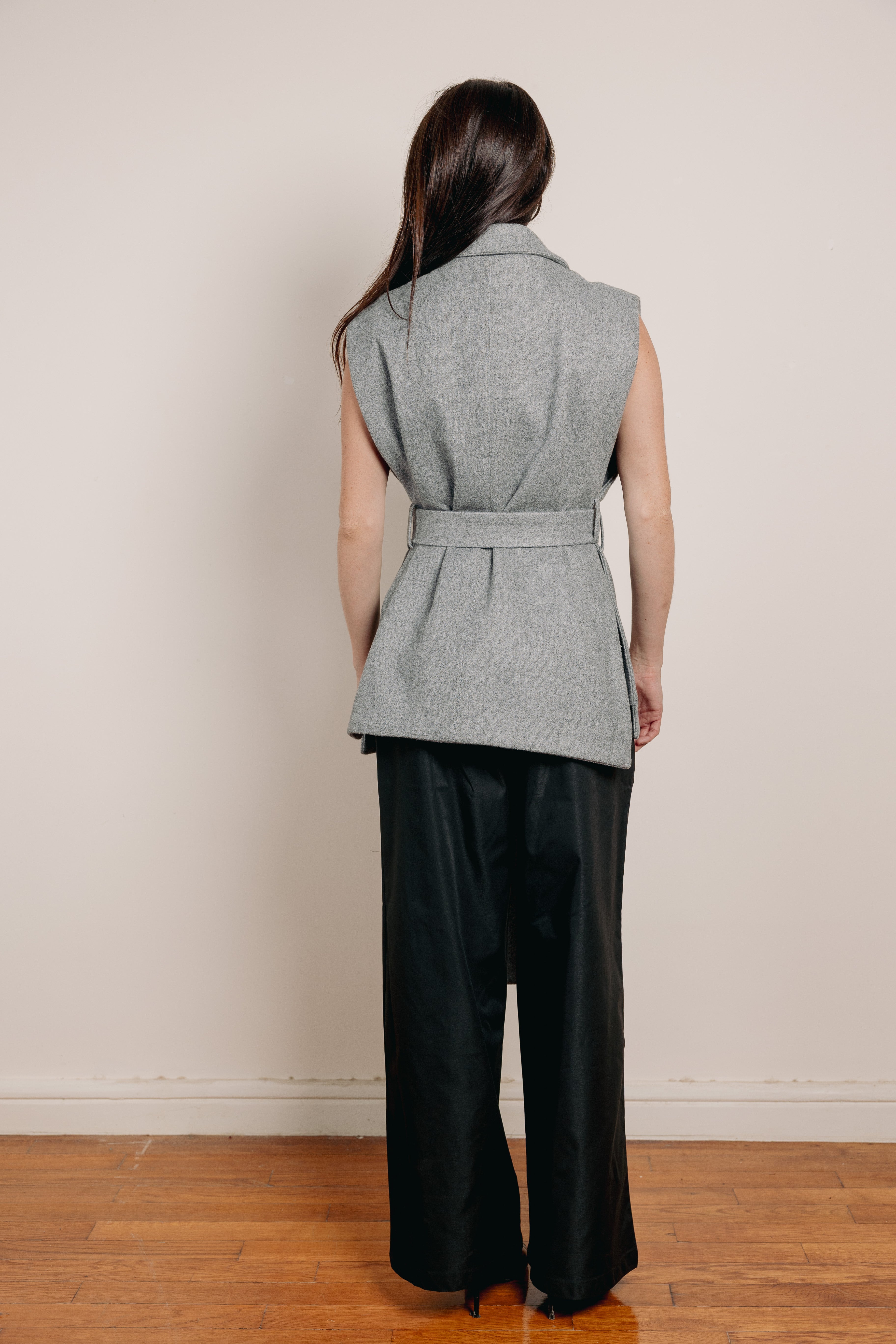 The bound vest  Grey