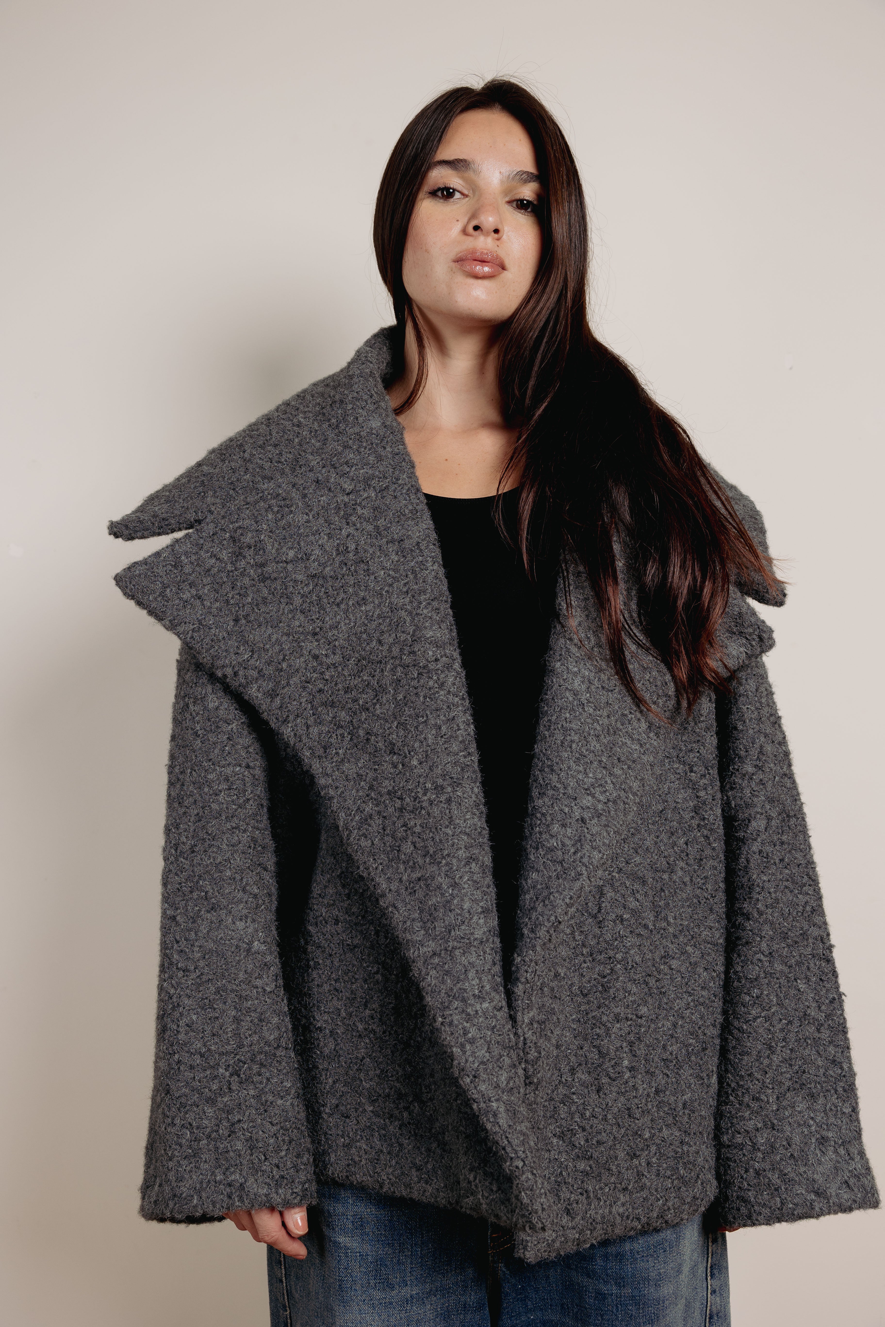 The aura jacket Dark Grey