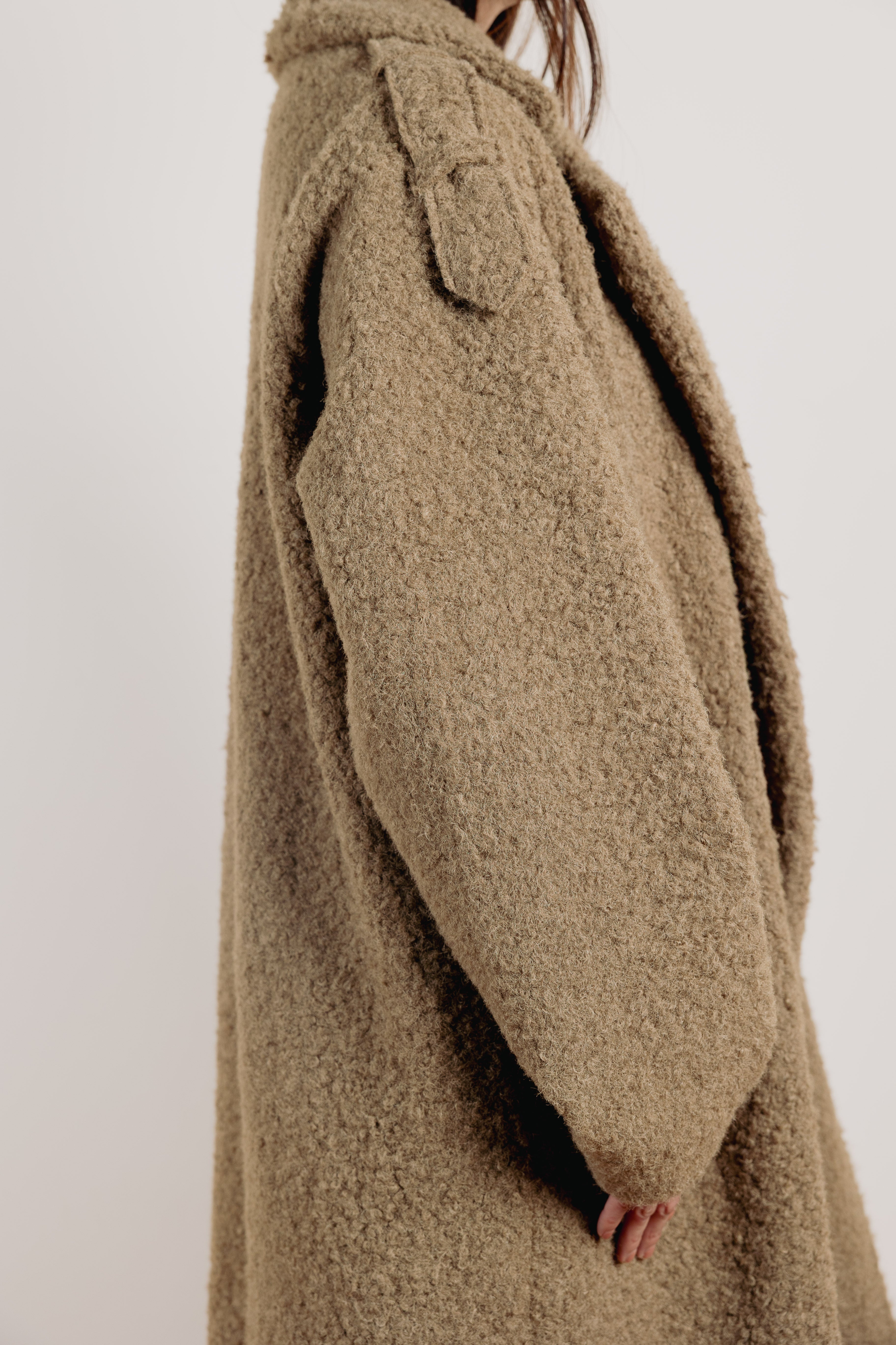 The frame coat Green