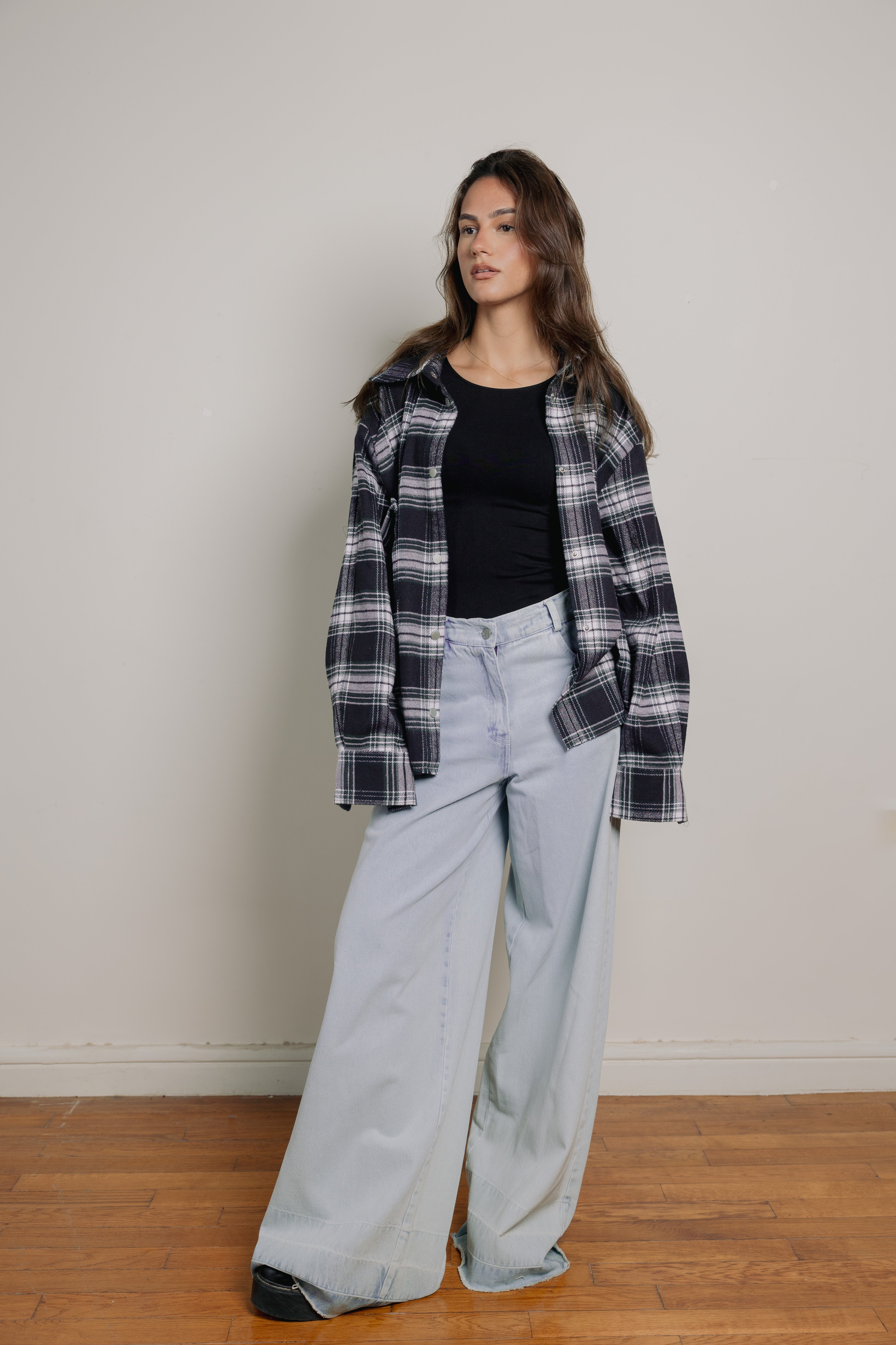 The grid line shirt  Black