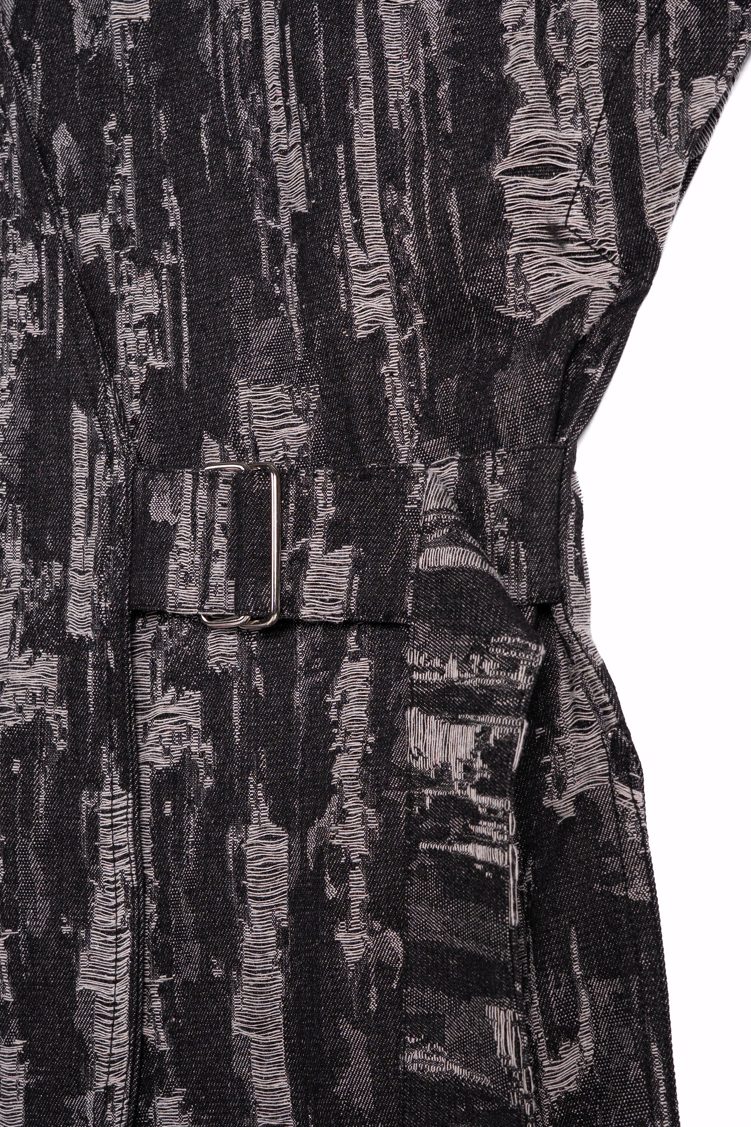 Black base with grey woven strokes S26-V22