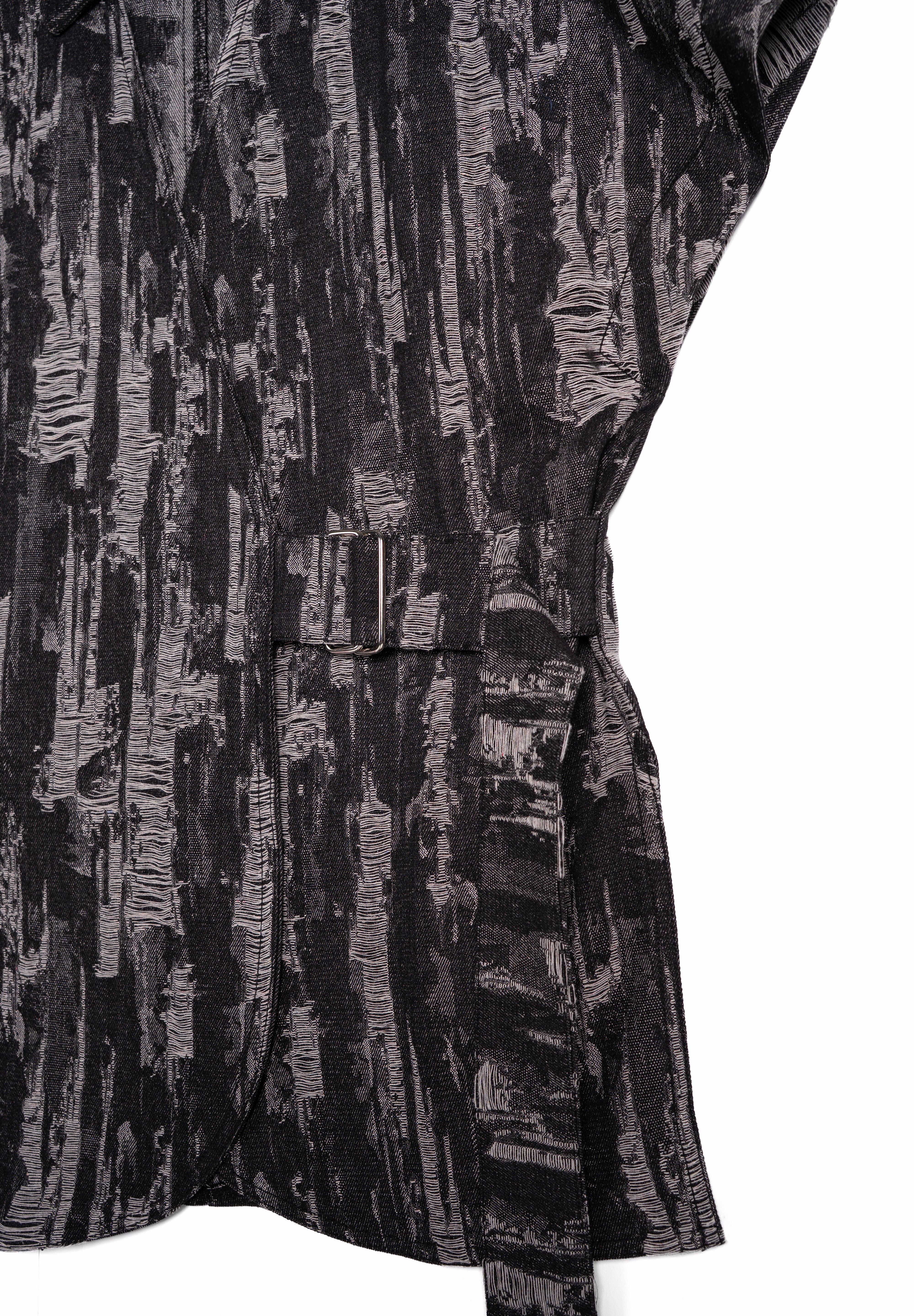 Black base with grey woven strokes S26-V22