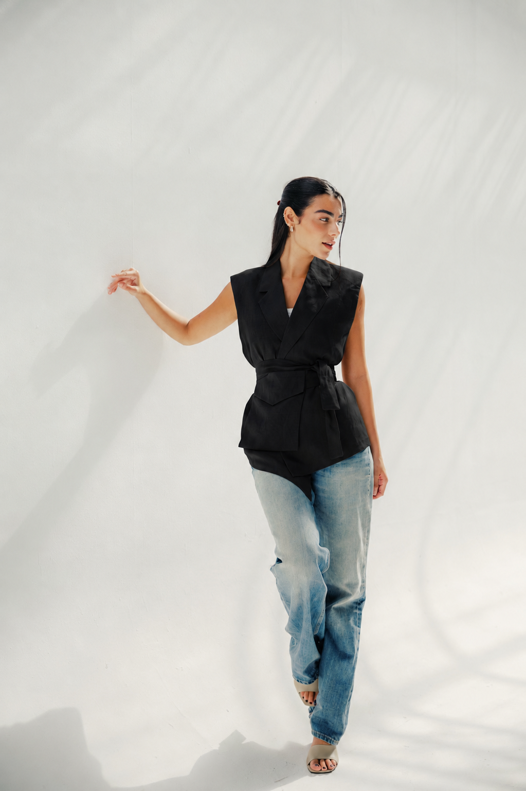 The Sand-mark Vest Black