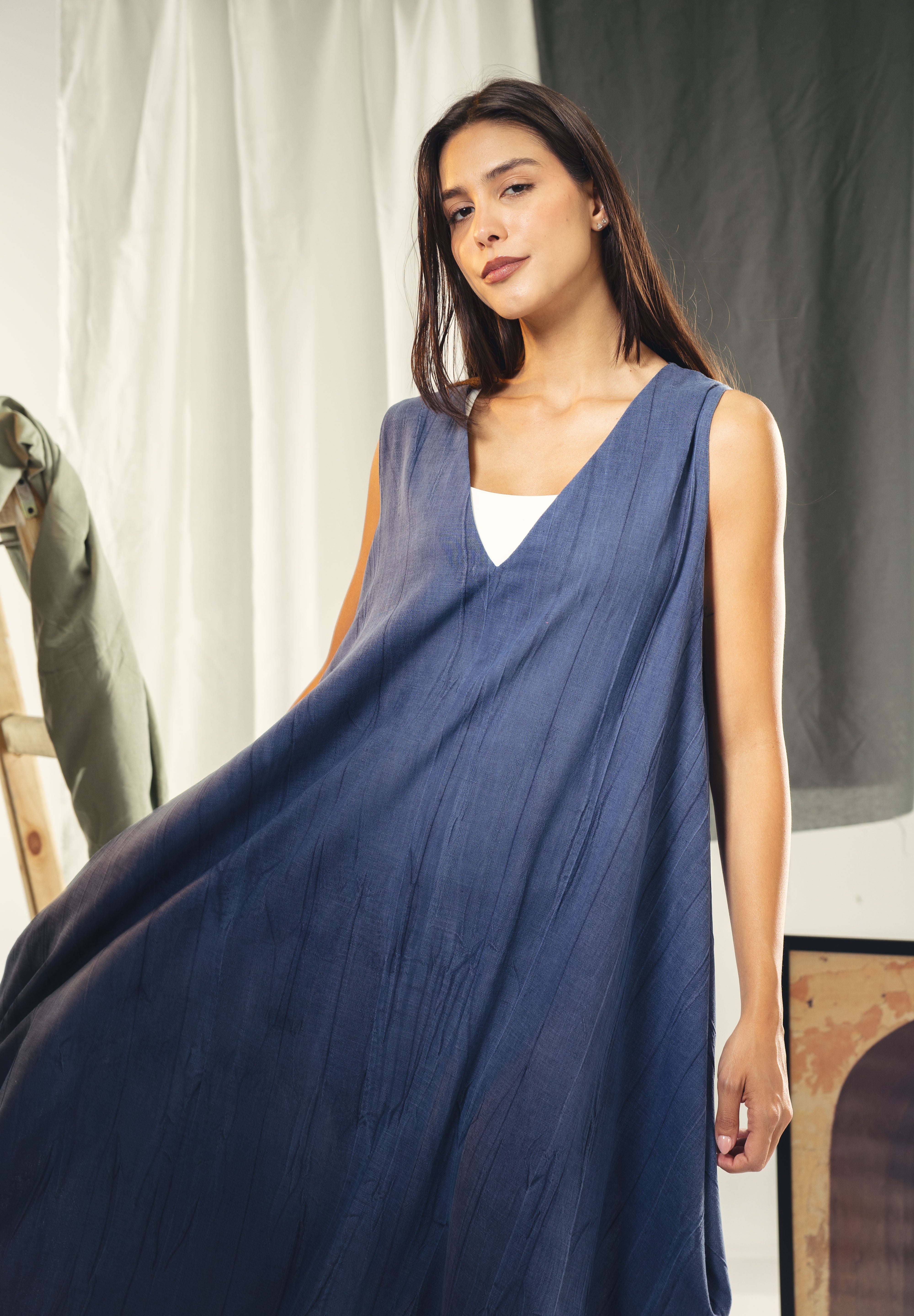 Maxi loose dress in Indigo blue