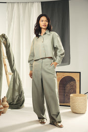 Cropped button up shirt with sleeve detail mint-green