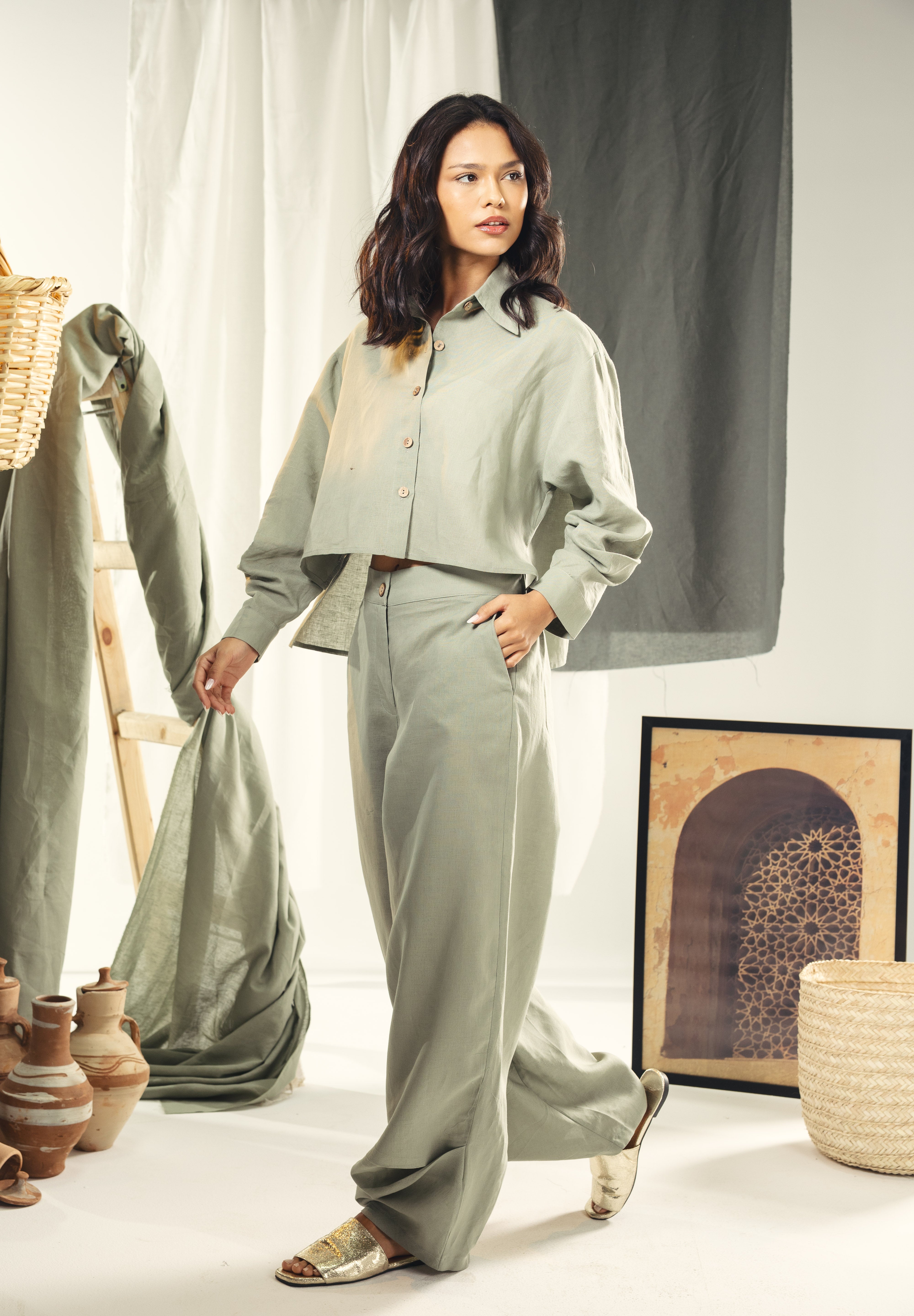 Cropped button up shirt with sleeve detail mint-green