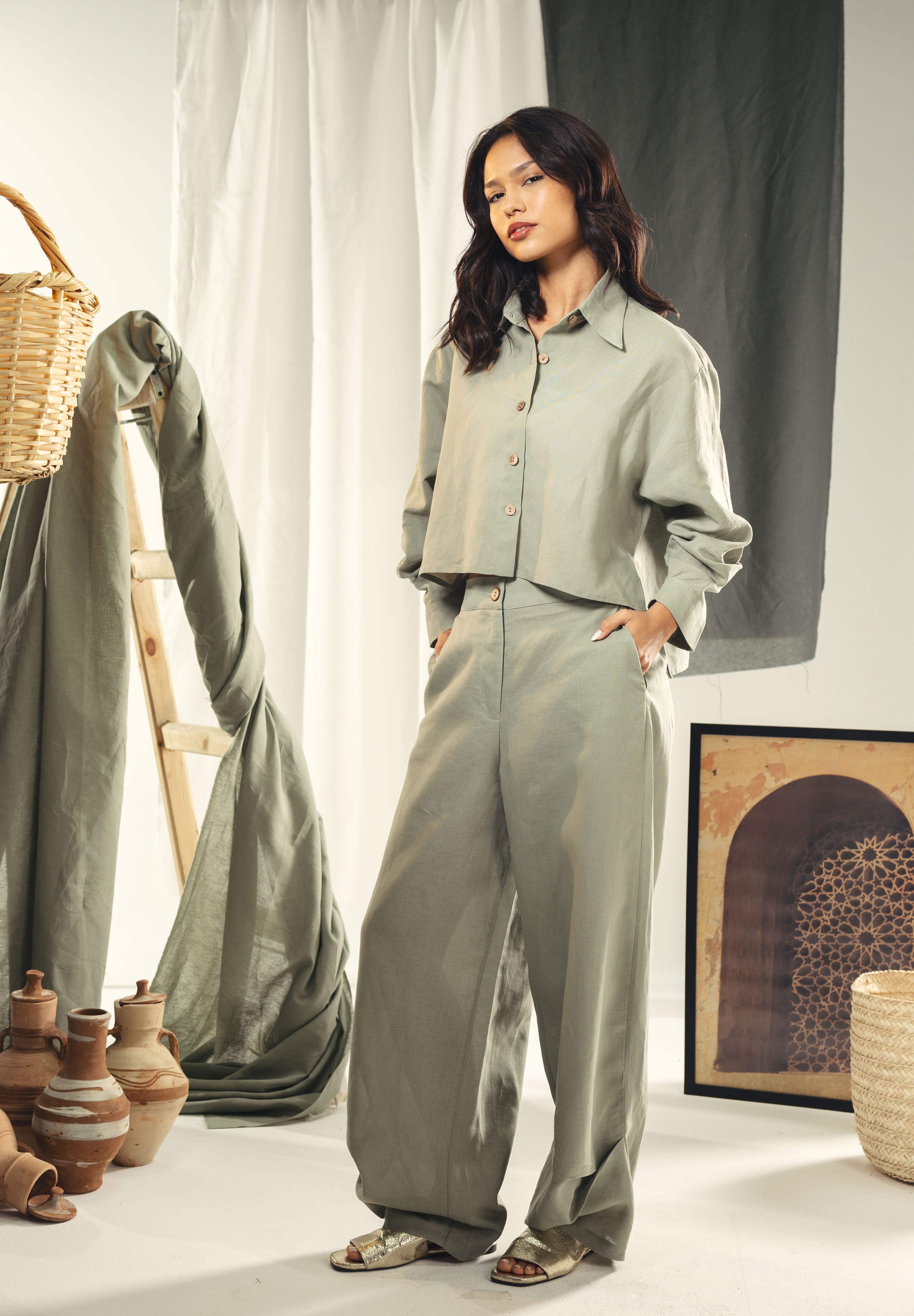 Cropped button up shirt with sleeve detail mint-green