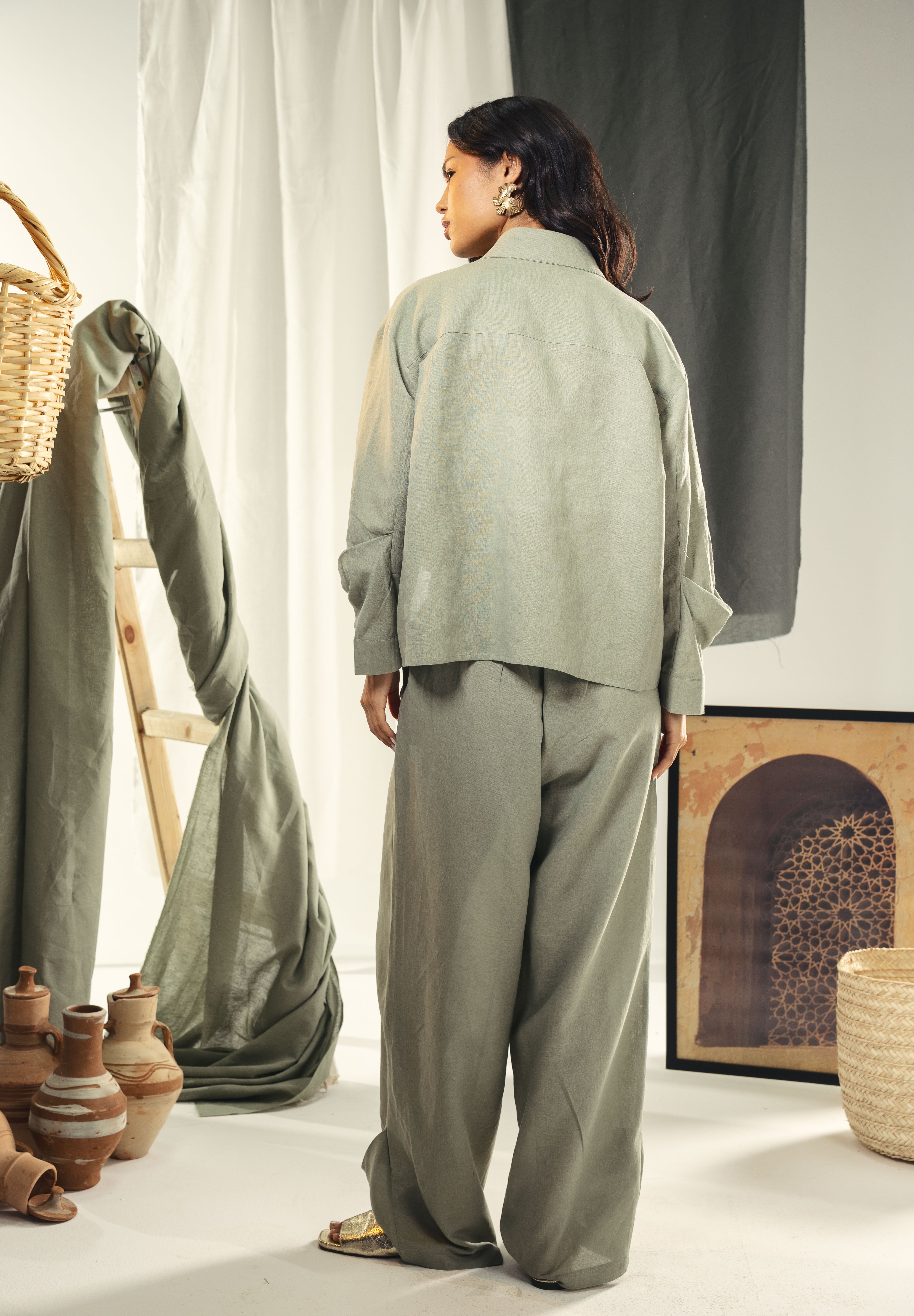 Cropped button up shirt with sleeve detail mint-green