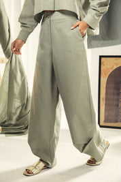 Balloon pants with a end detail mint green