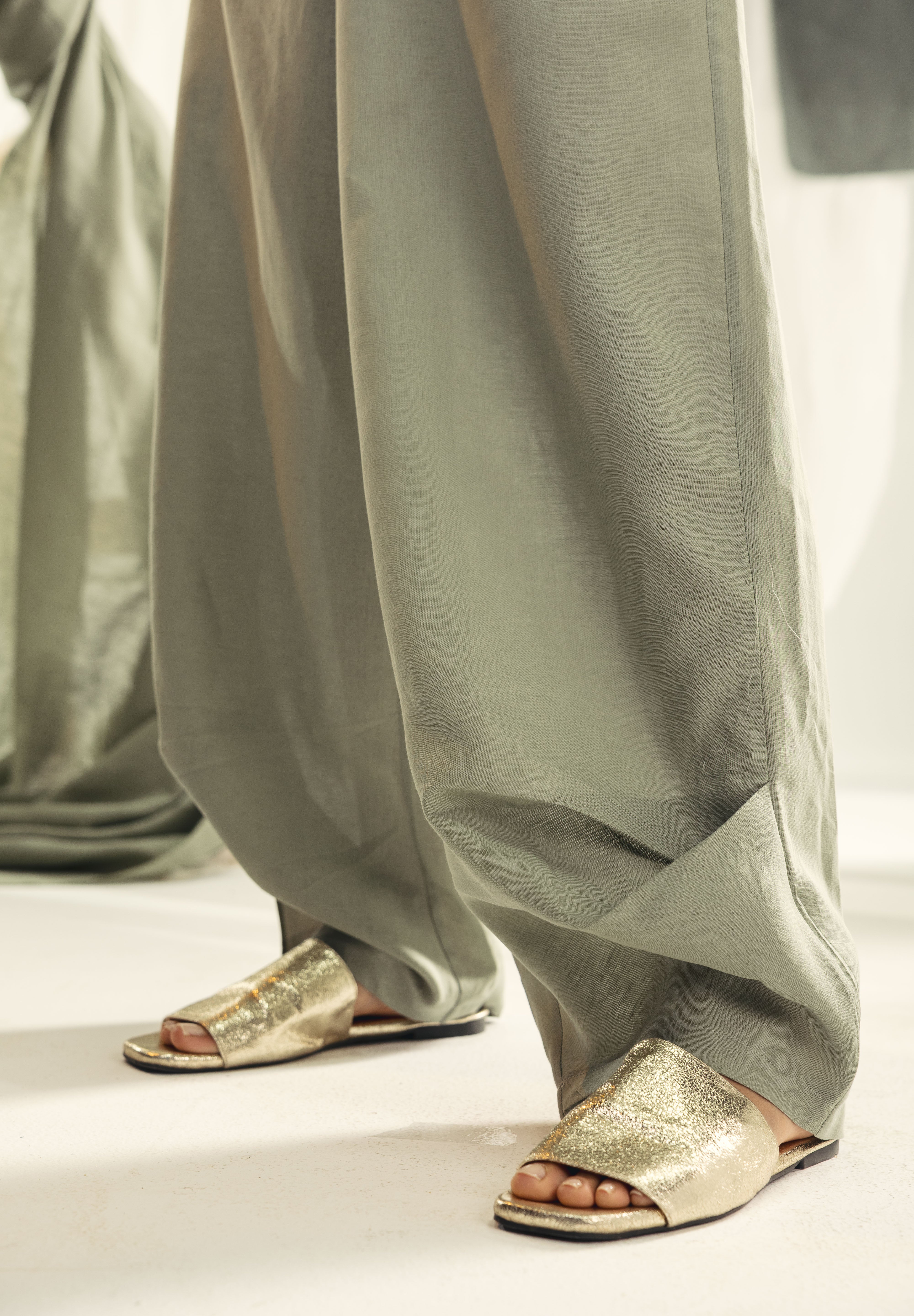 Balloon pants with a end detail mint green