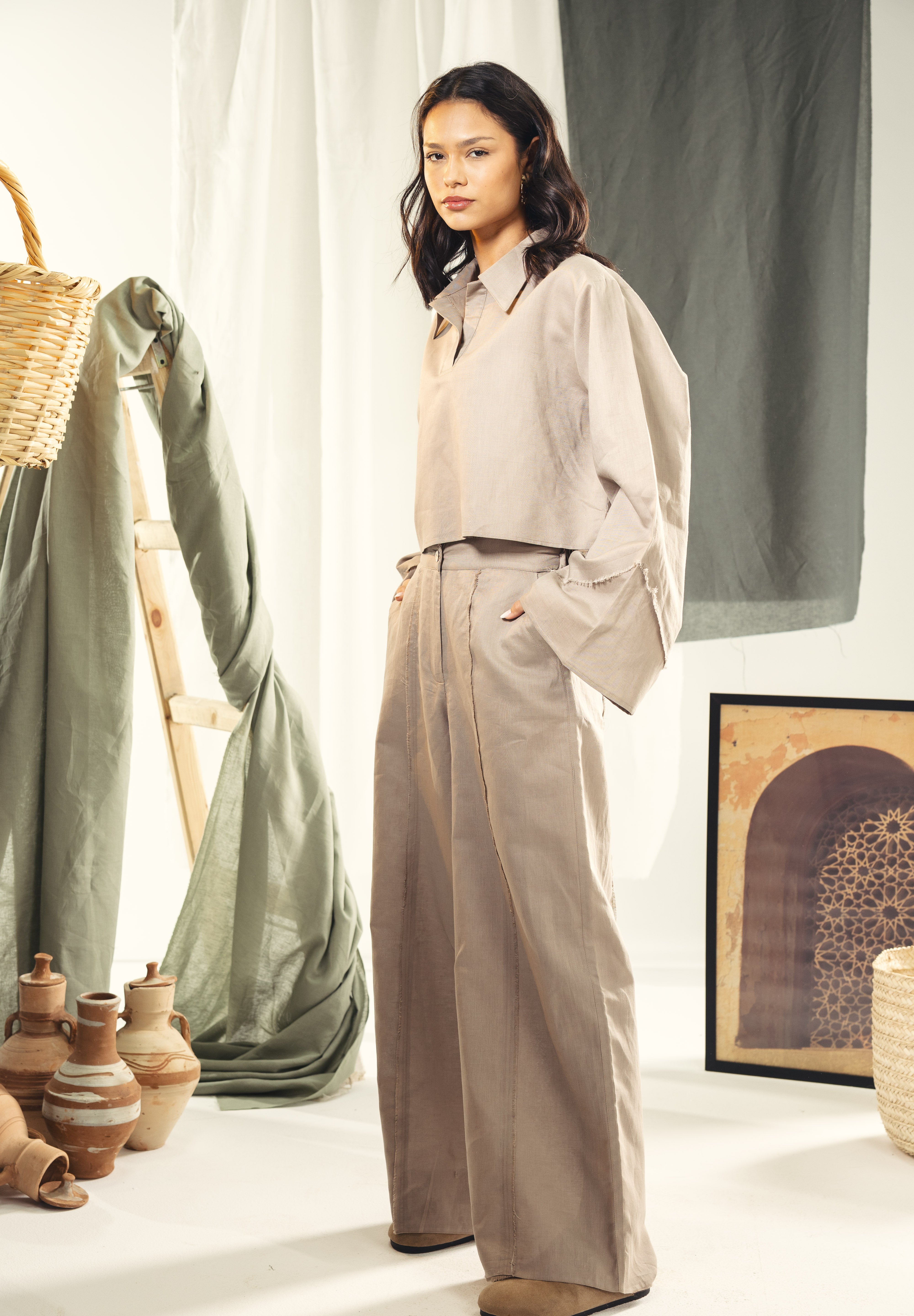 Cropped collared top with unfinshed sleeve details CAFE