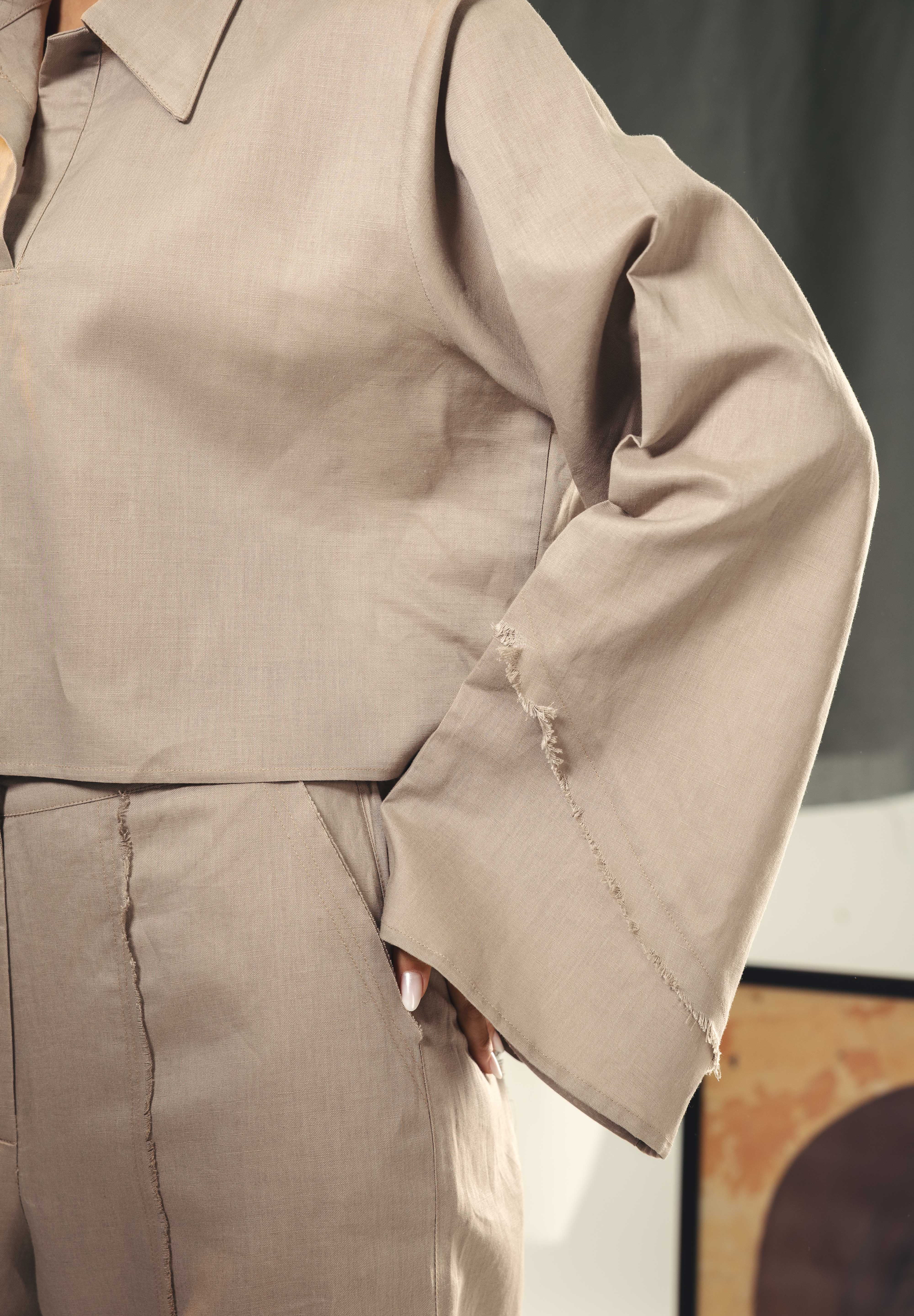 Cropped collared top with unfinshed sleeve details CAFE
