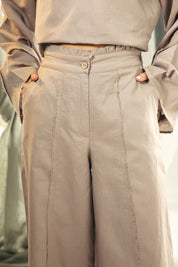 High-waisted wide leg pants with unfinshed details Cafe