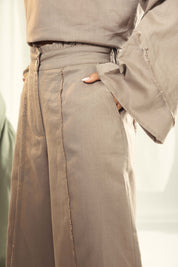 High-waisted wide leg pants with unfinshed details Cafe