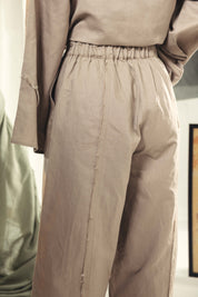 High-waisted wide leg pants with unfinshed details Cafe
