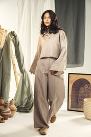 Cropped collared top with unfinshed sleeve details CAFE