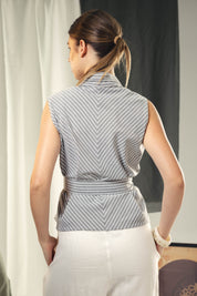 Striped oxford vest with a belt dark grey and white strips