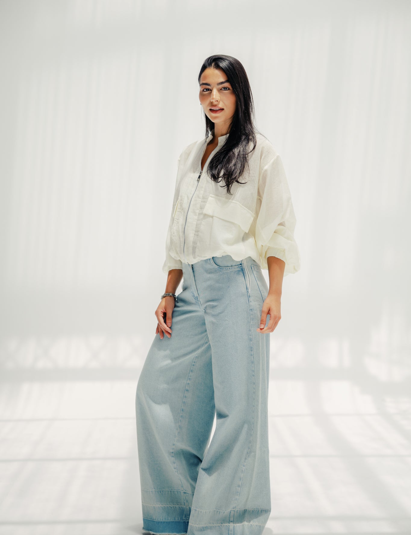 amira-249_ad371a1c-7f81-44f0-9bd0-988246aad2f1.jpg