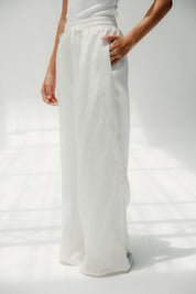 Wide leg pants White