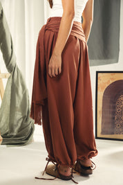 Balloon pants with a waist band and a scarf Orange
