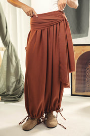 Balloon pants with a waist band and a scarf Orange
