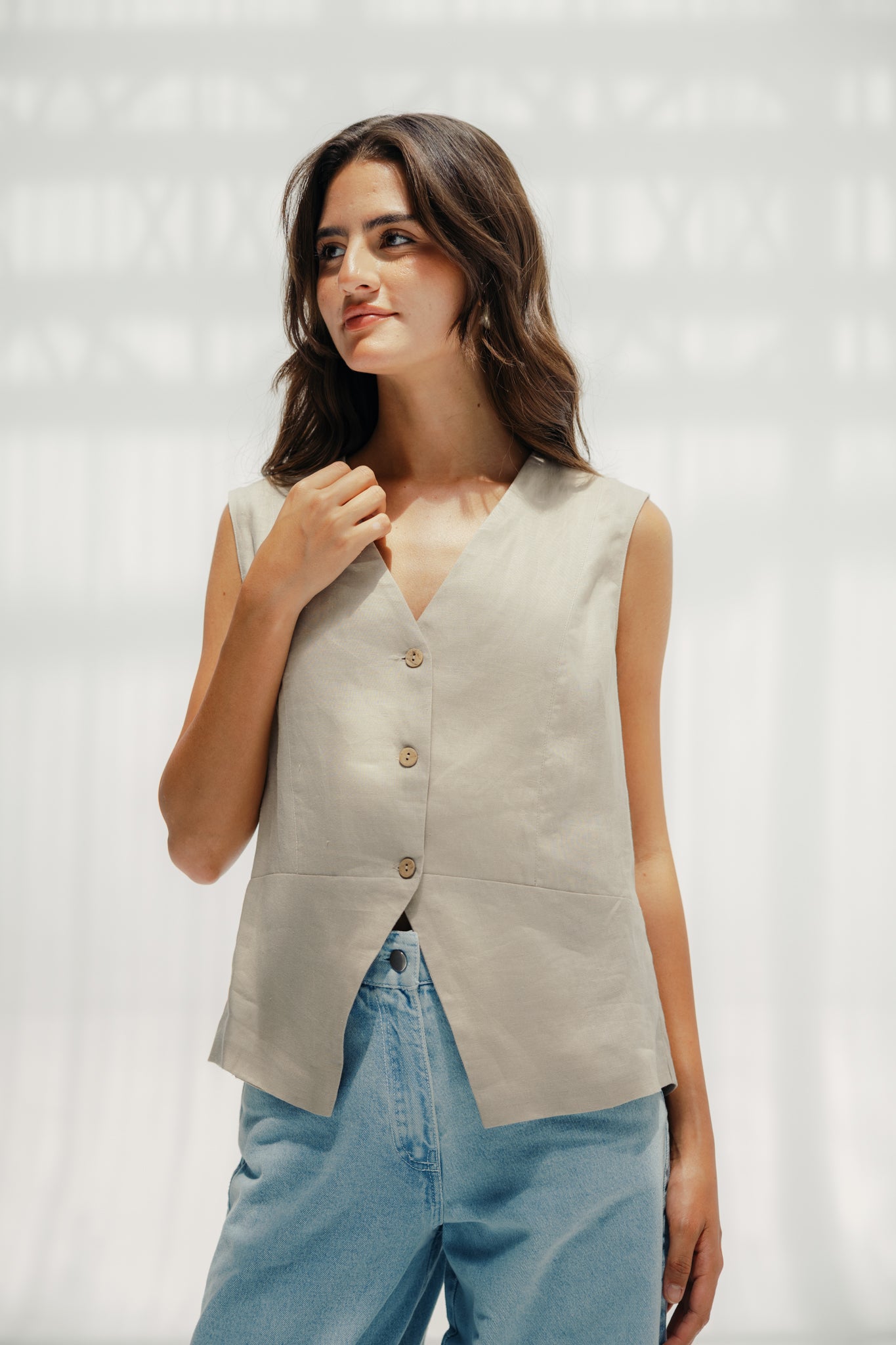 The Nova vest Beige