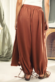 Balloon pants with a waist band and a scarf Orange