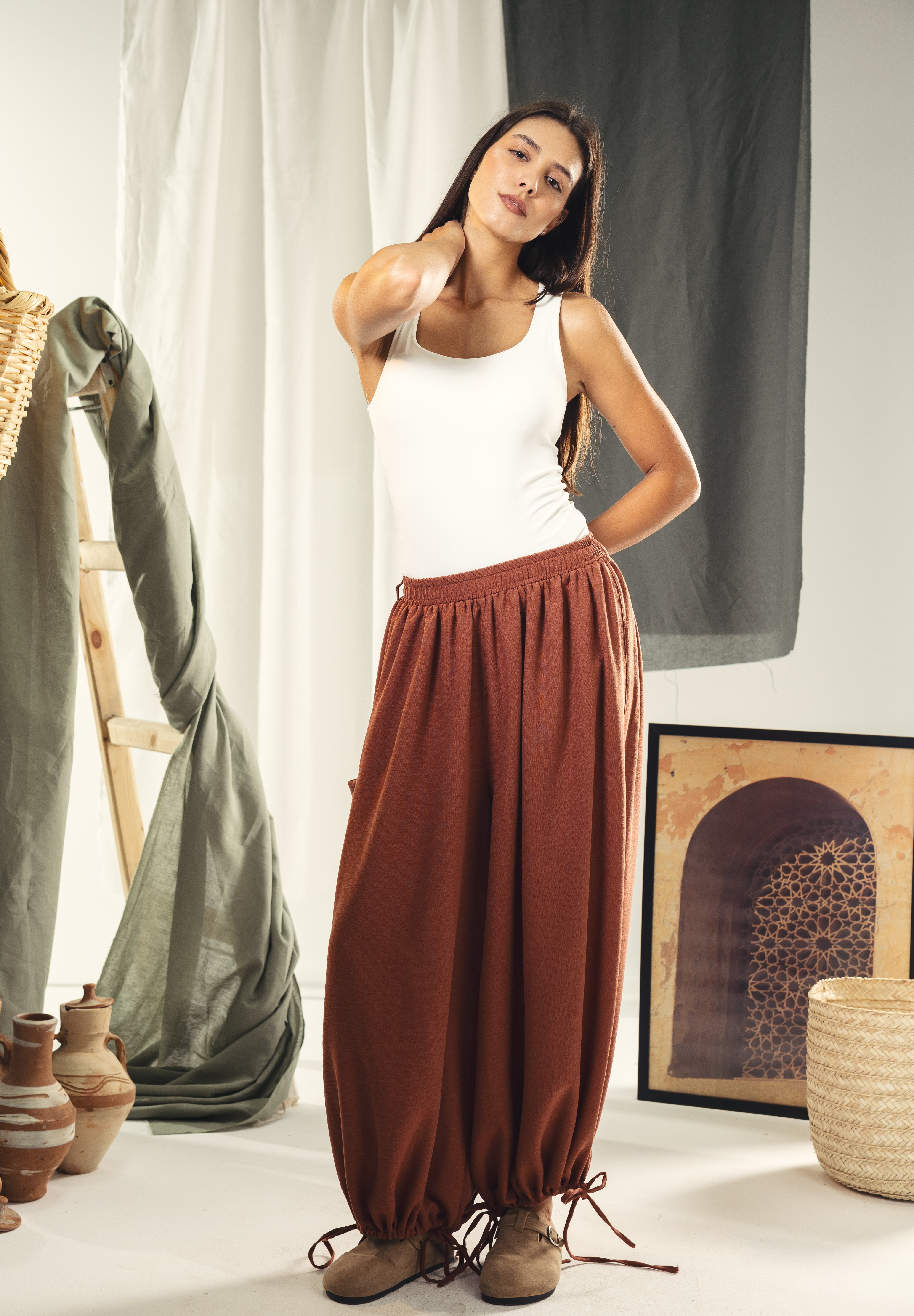 Balloon pants with a waist band and a scarf Orange