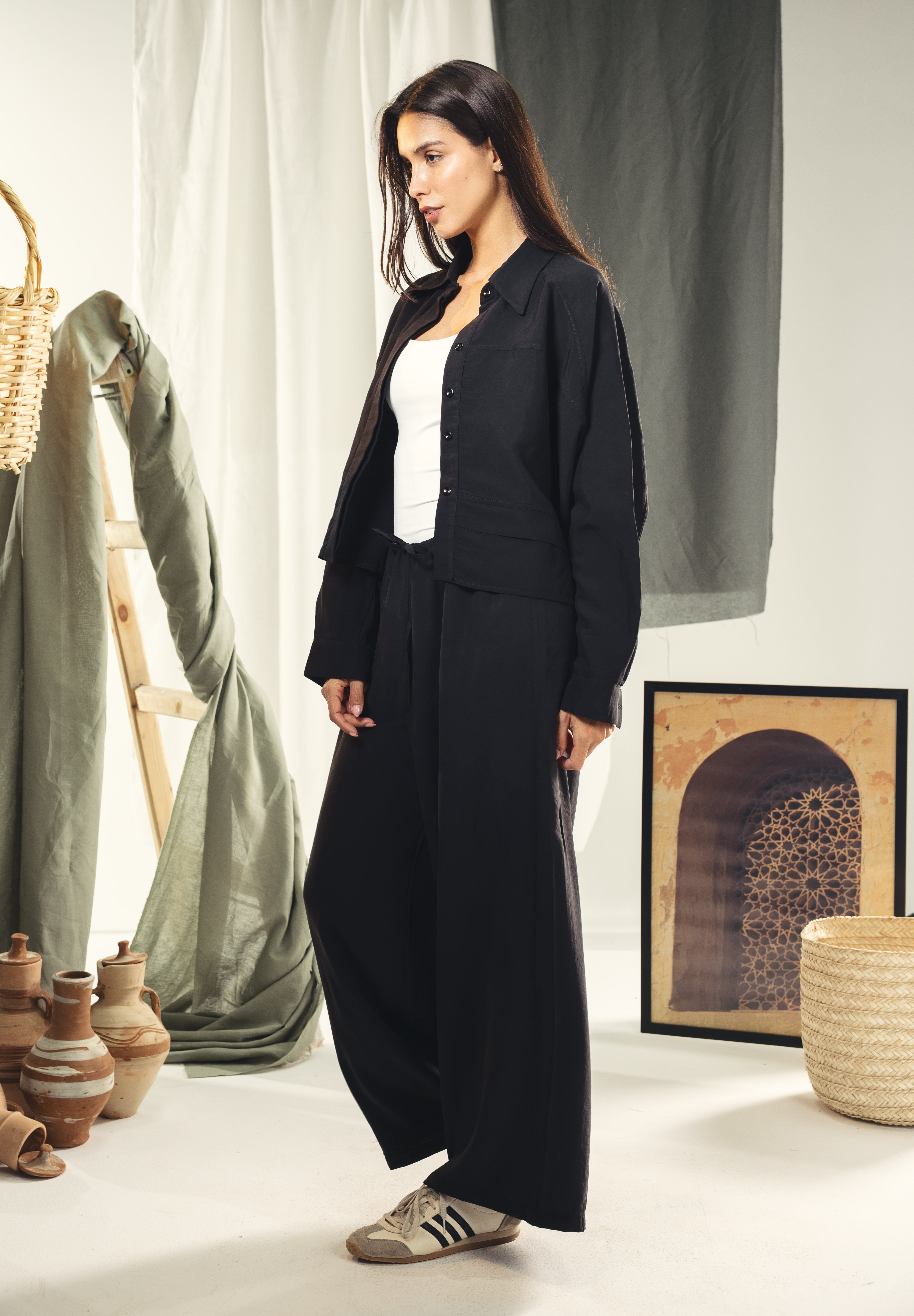 Copra button up shirt with seams and cuts comfy fit Black