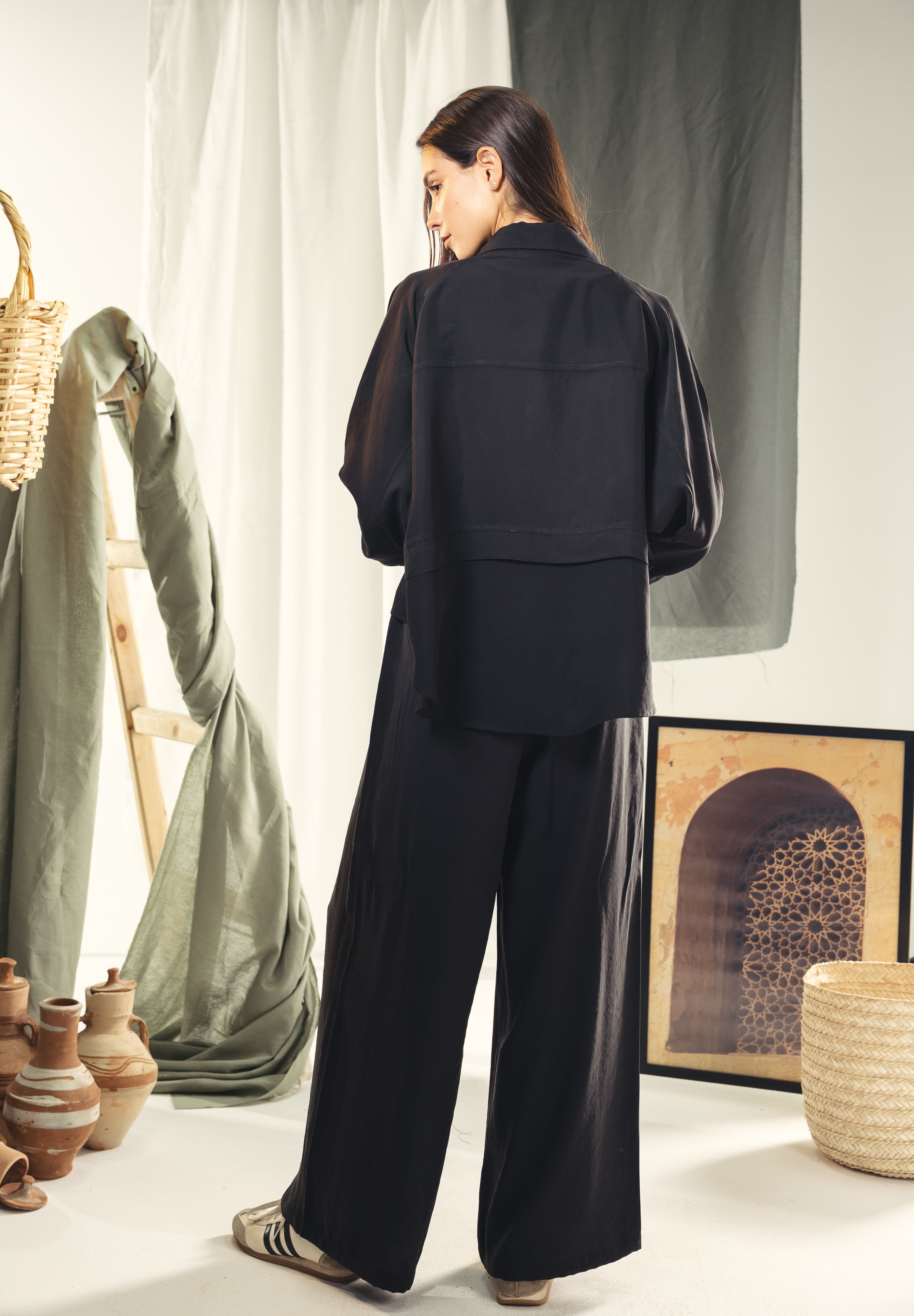 Copra button up shirt with seams and cuts comfy fit Black