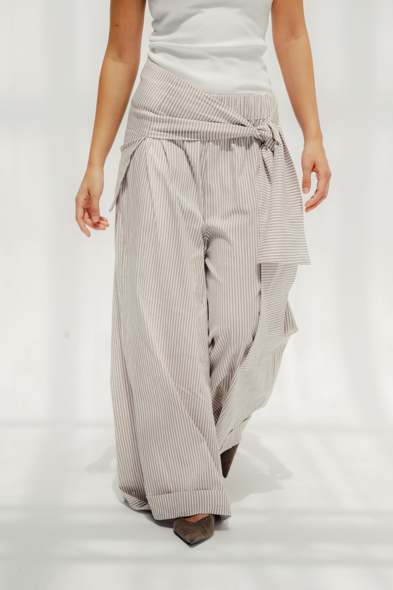 The Sunset Pants White & Cafe